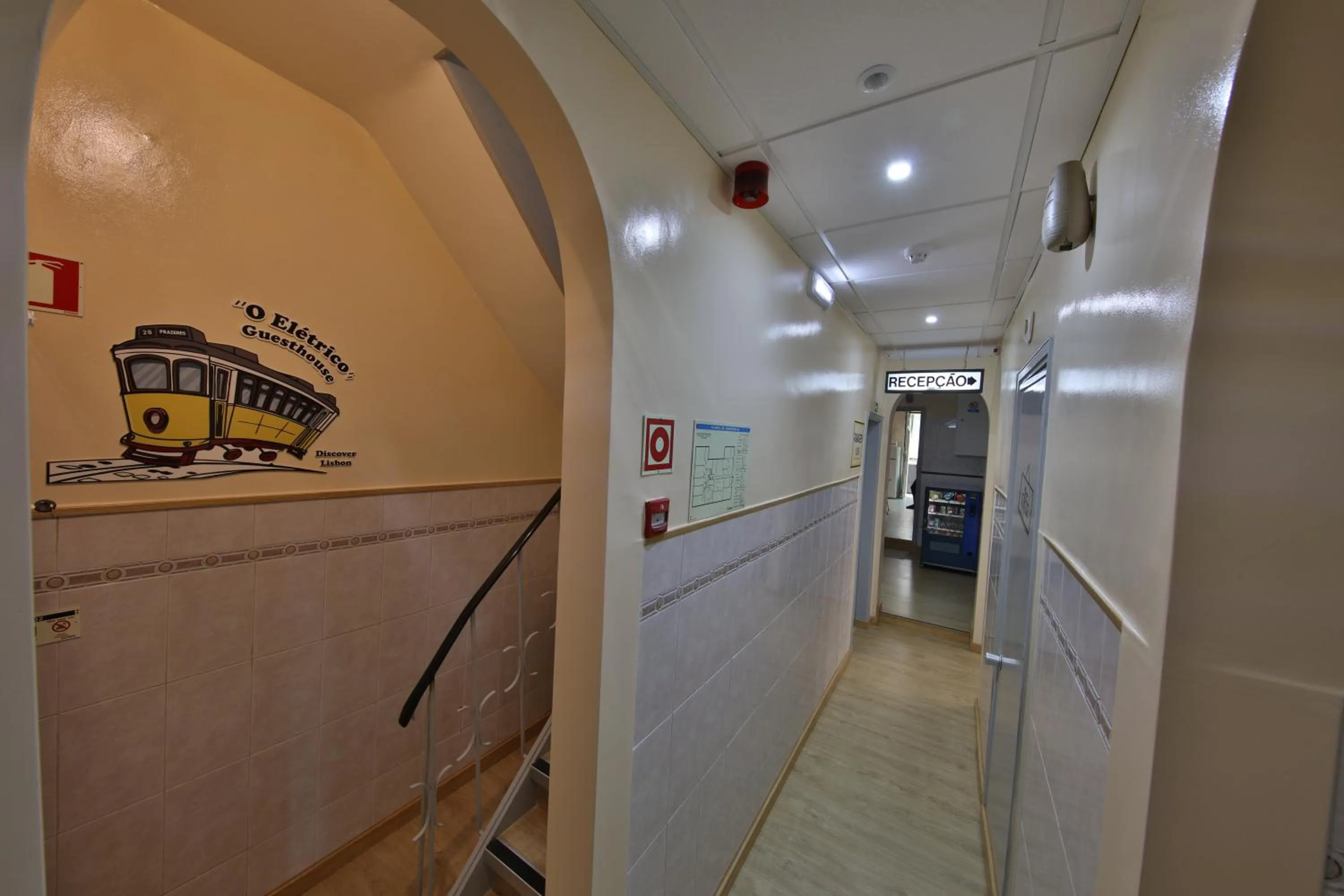 Logo/Certificate/Sign in O Elétrico Guesthouse