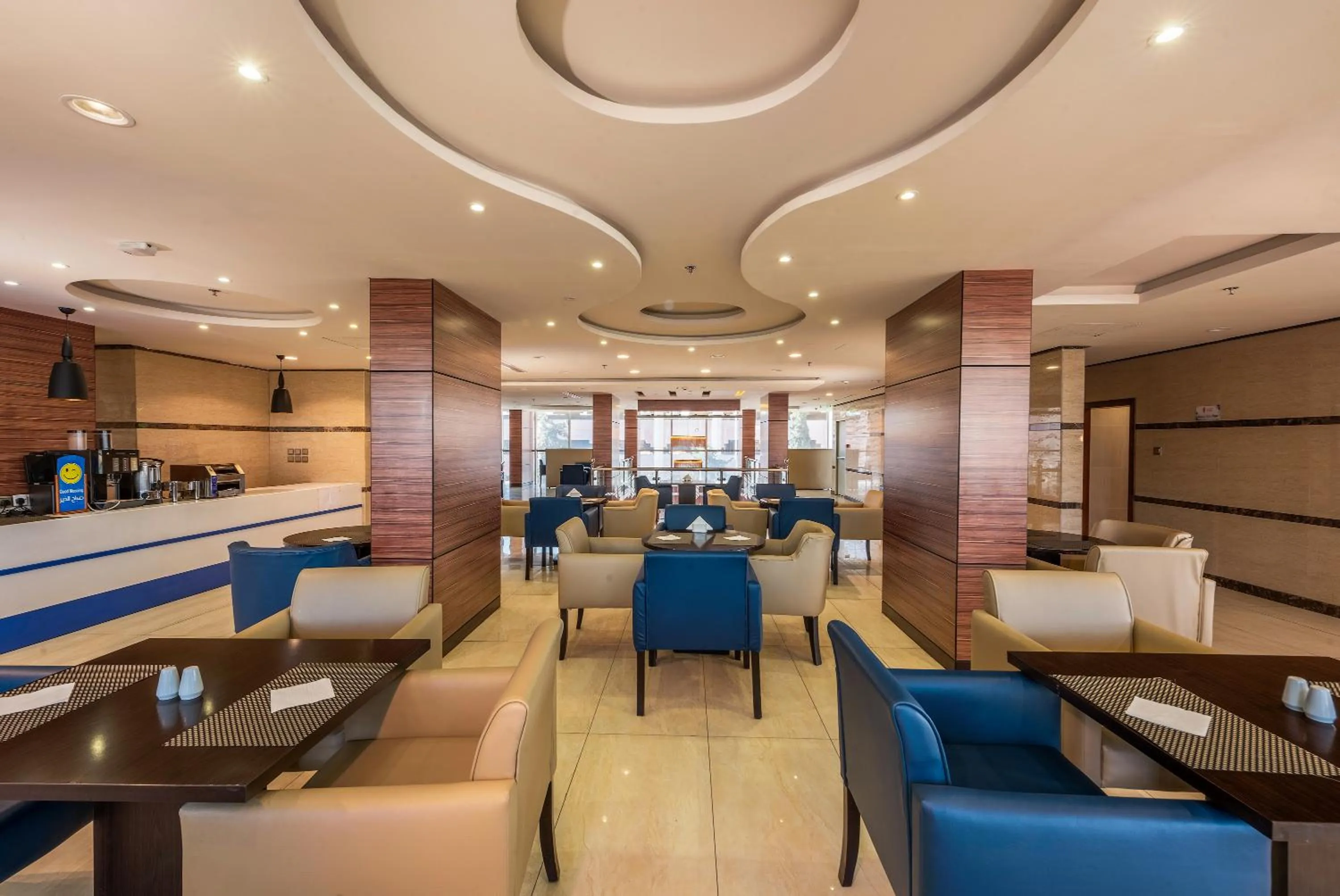 Restaurant/places to eat in Blue inn Boutique