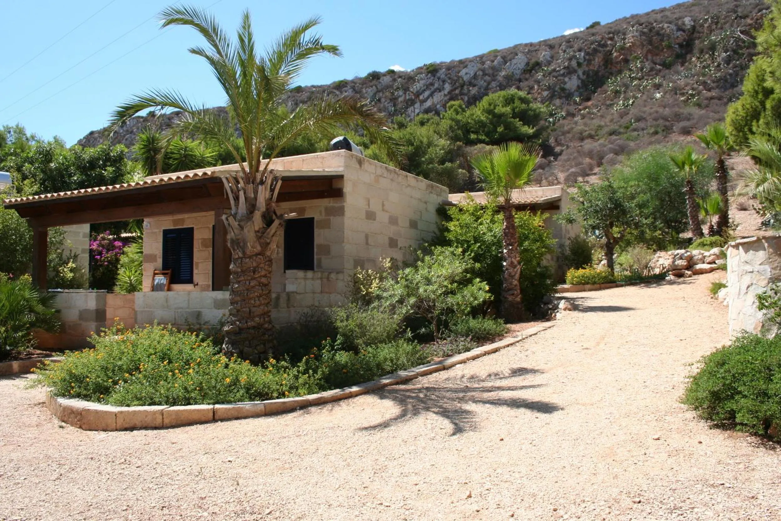 Facade/entrance in Miramare Residence