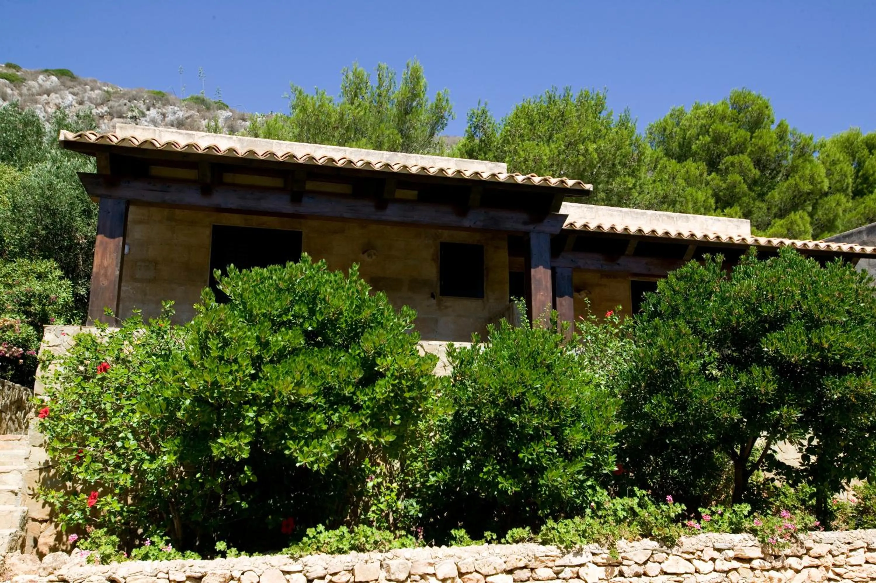 Facade/entrance in Miramare Residence