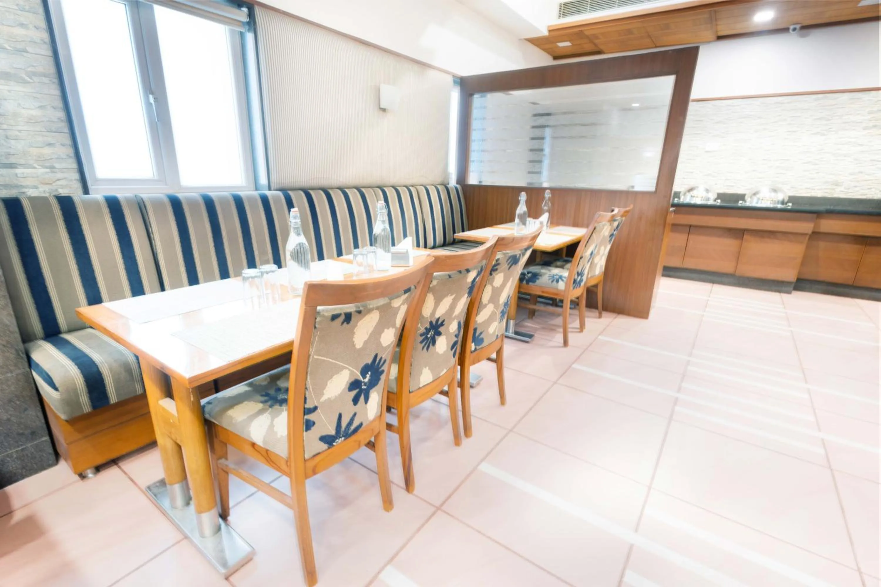 Restaurant/places to eat in Treebo Ambassador