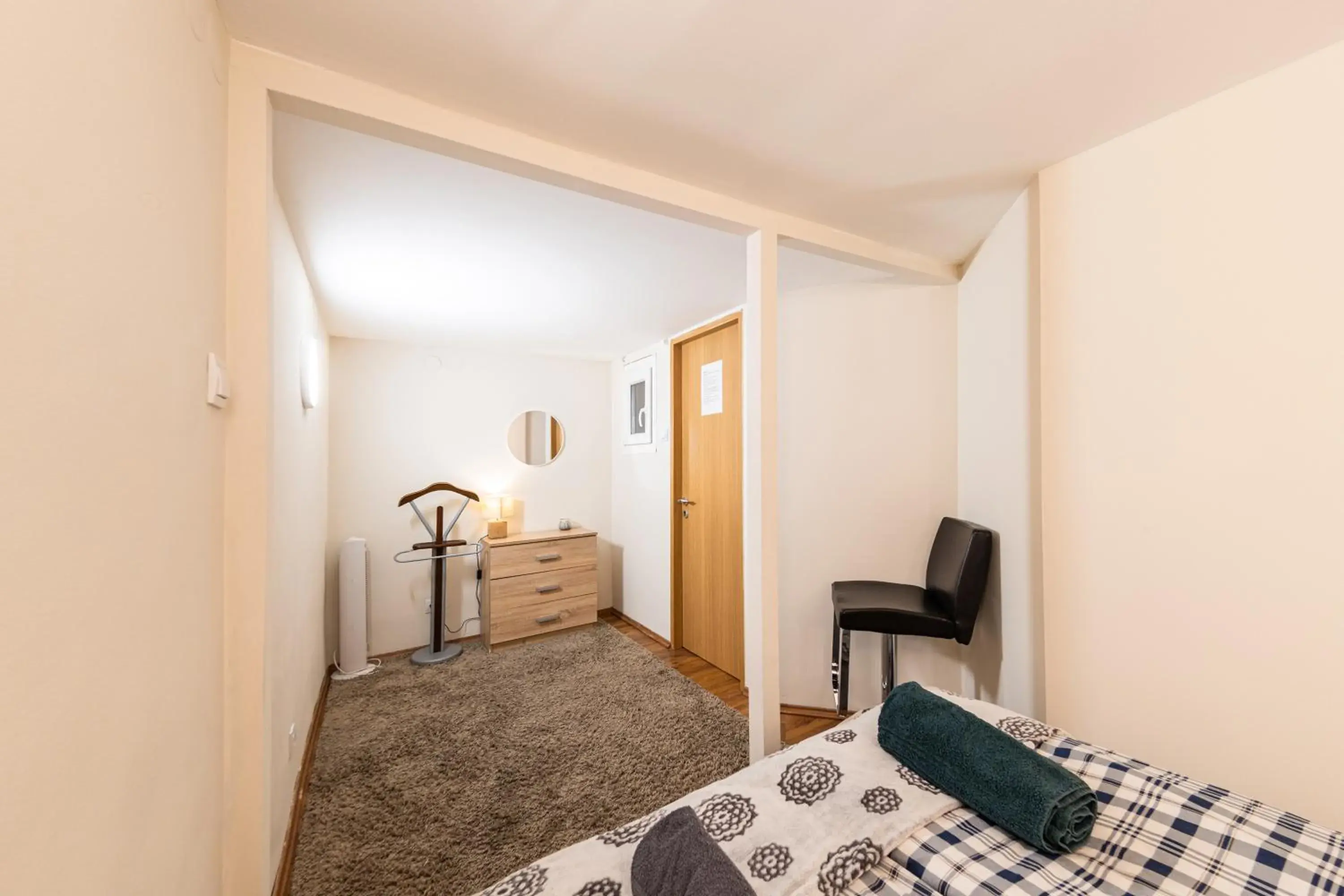 Budget Double Room with Shared Bathroom in Urban Rooms Budget Double Room with Shared Bathroom in Urban Rooms