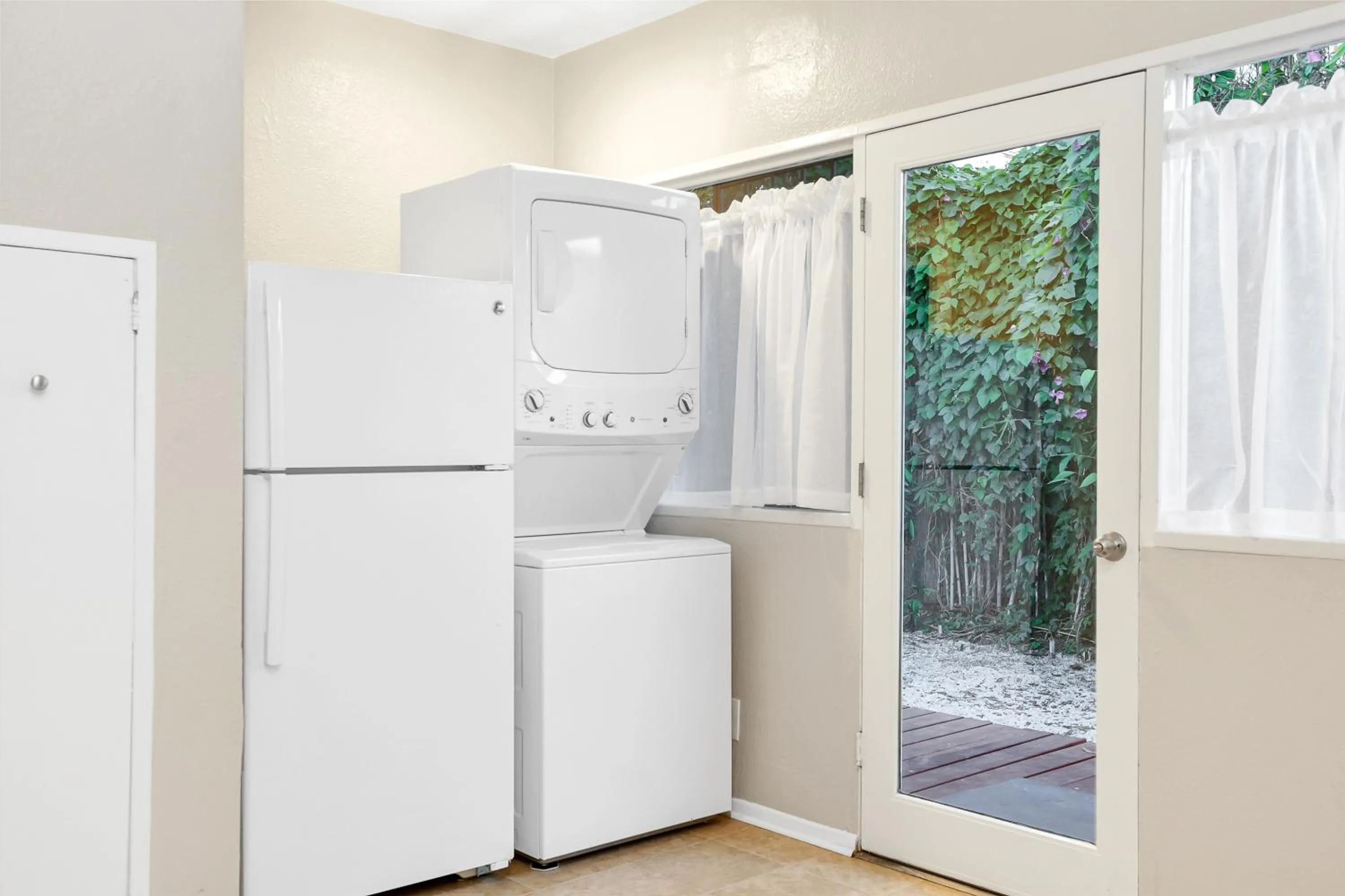 washing machine in Long Beach House