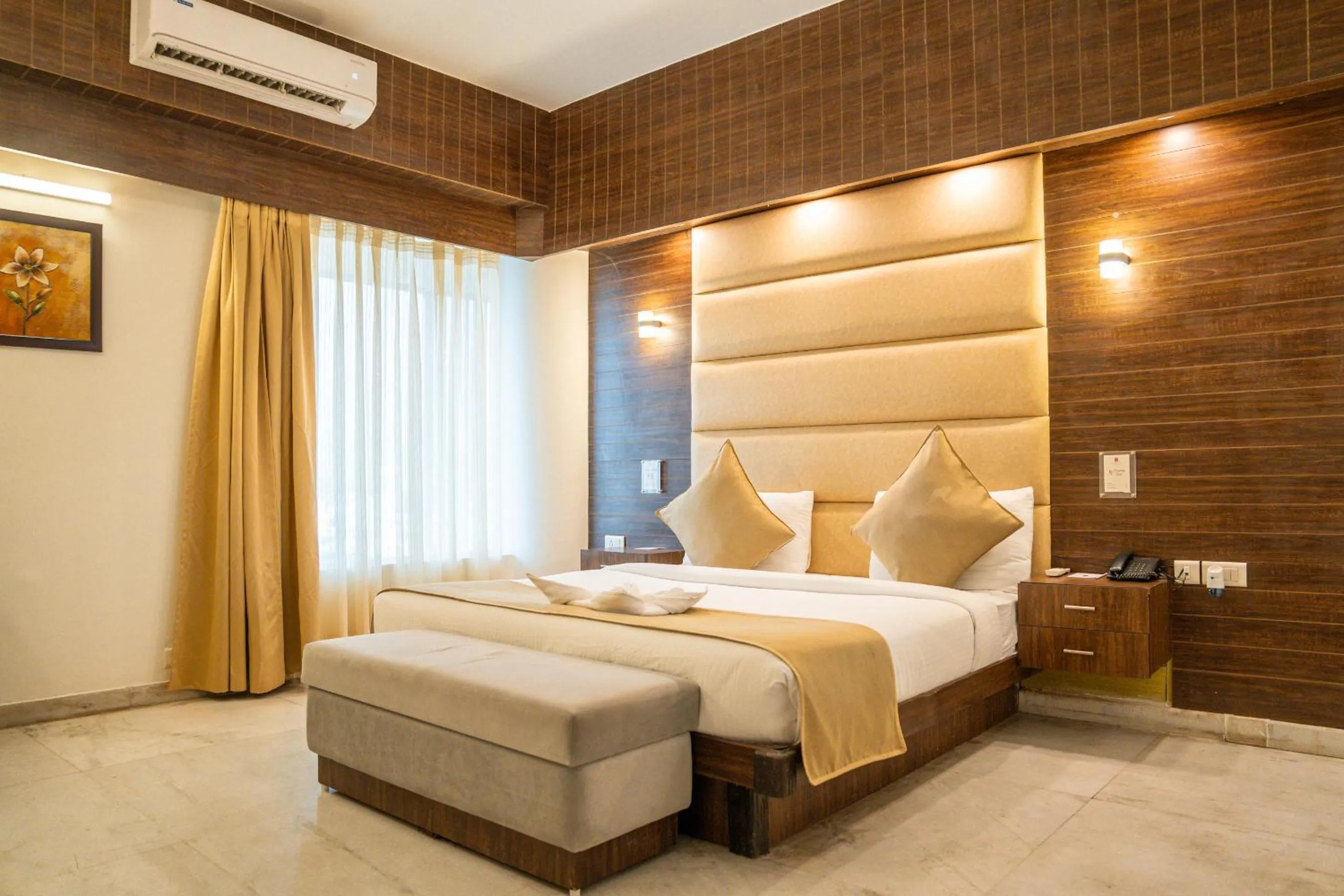 Bedroom, Bed in Pride Premier Solitaire