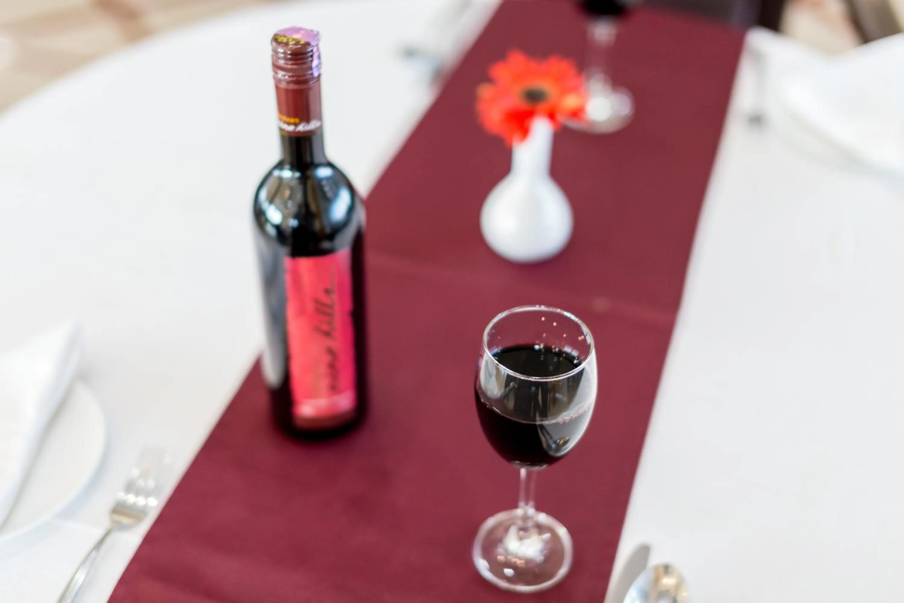 Restaurant/places to eat in Pride Premier Solitaire