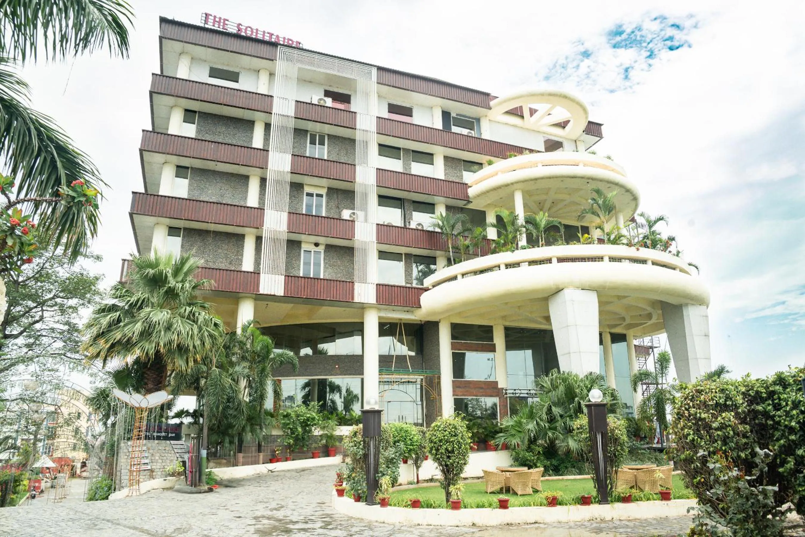 Property building in Pride Premier Solitaire