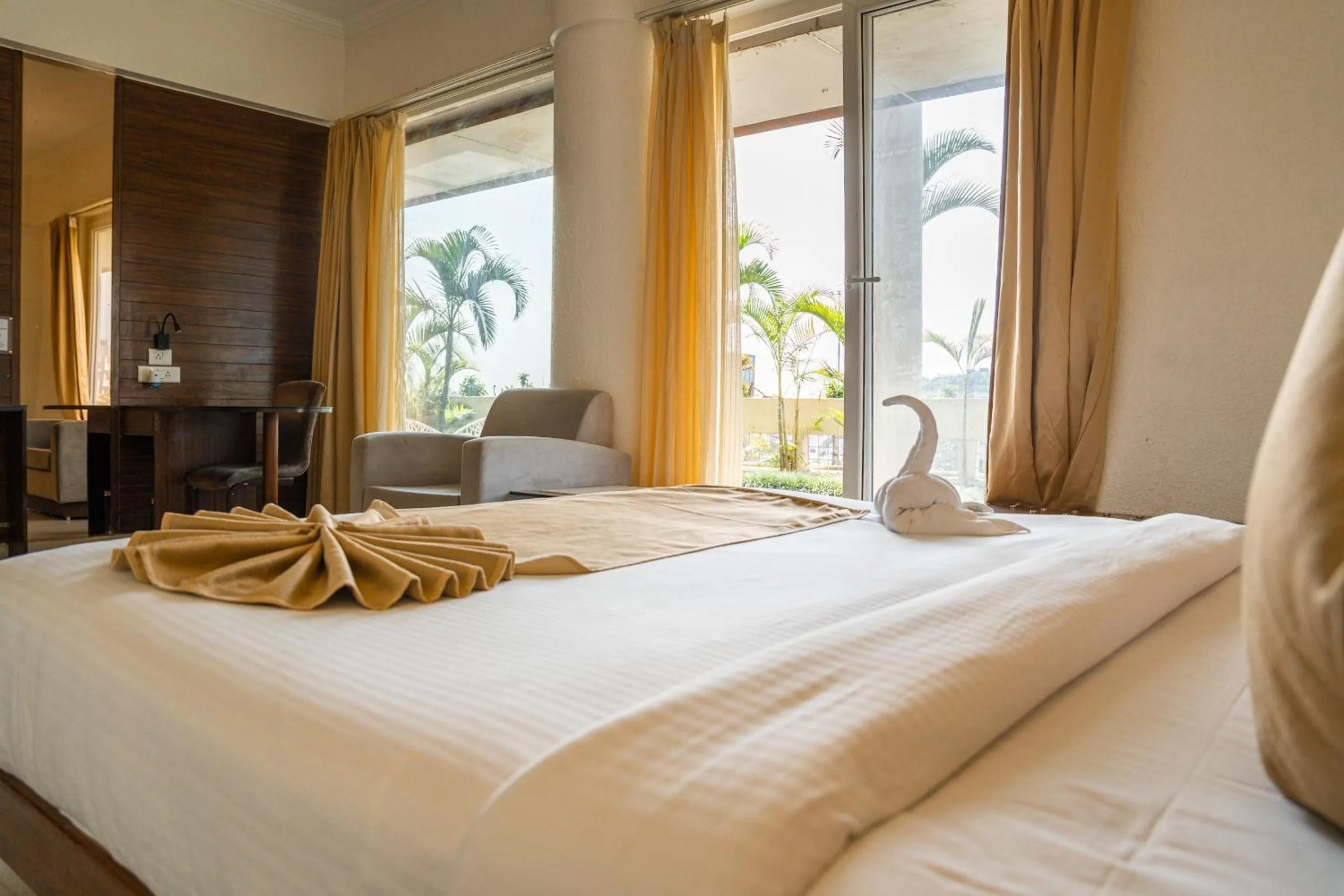 Bedroom, Bed in Pride Premier Solitaire