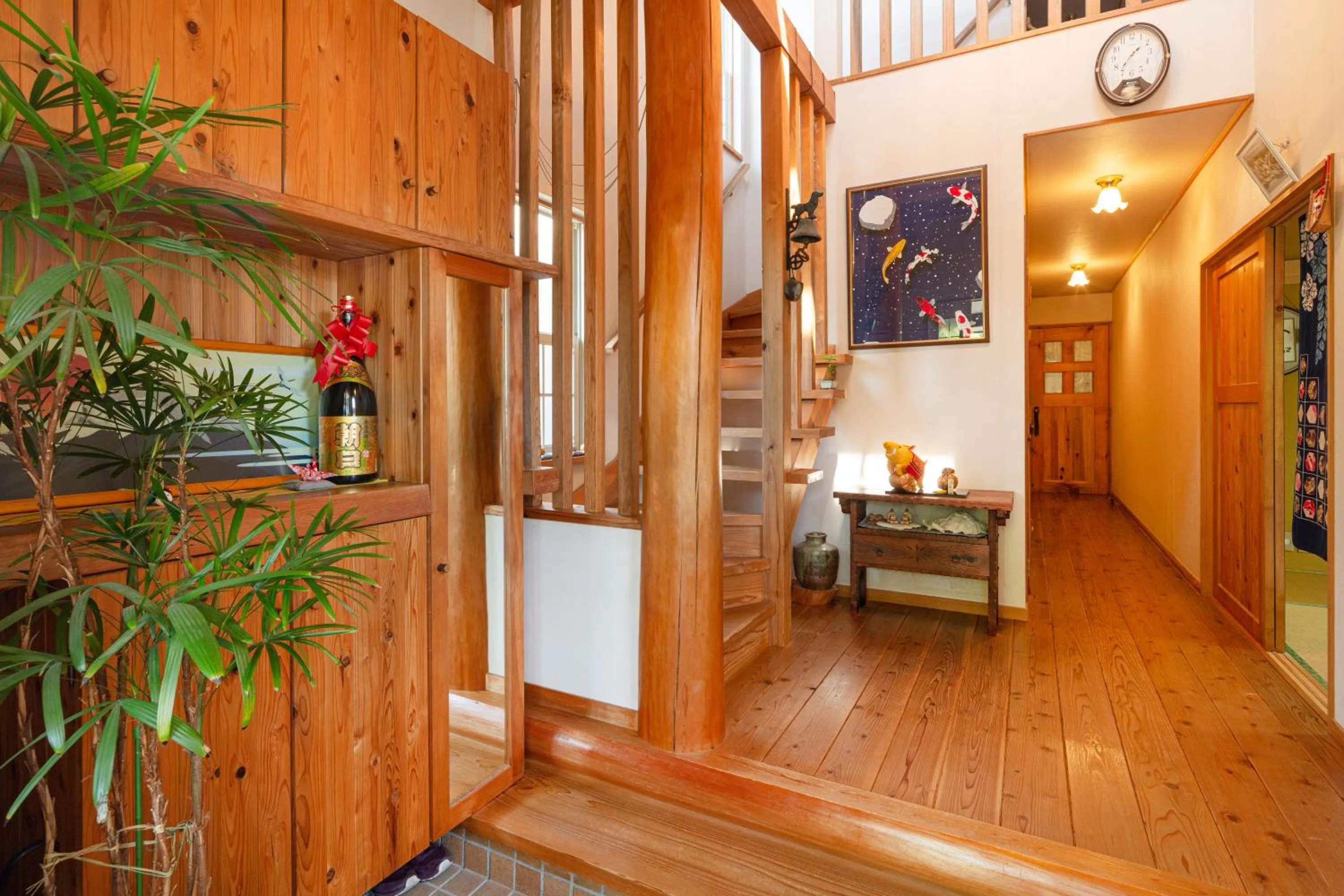 Decorative detail in AbbeyRoad Inn Seika