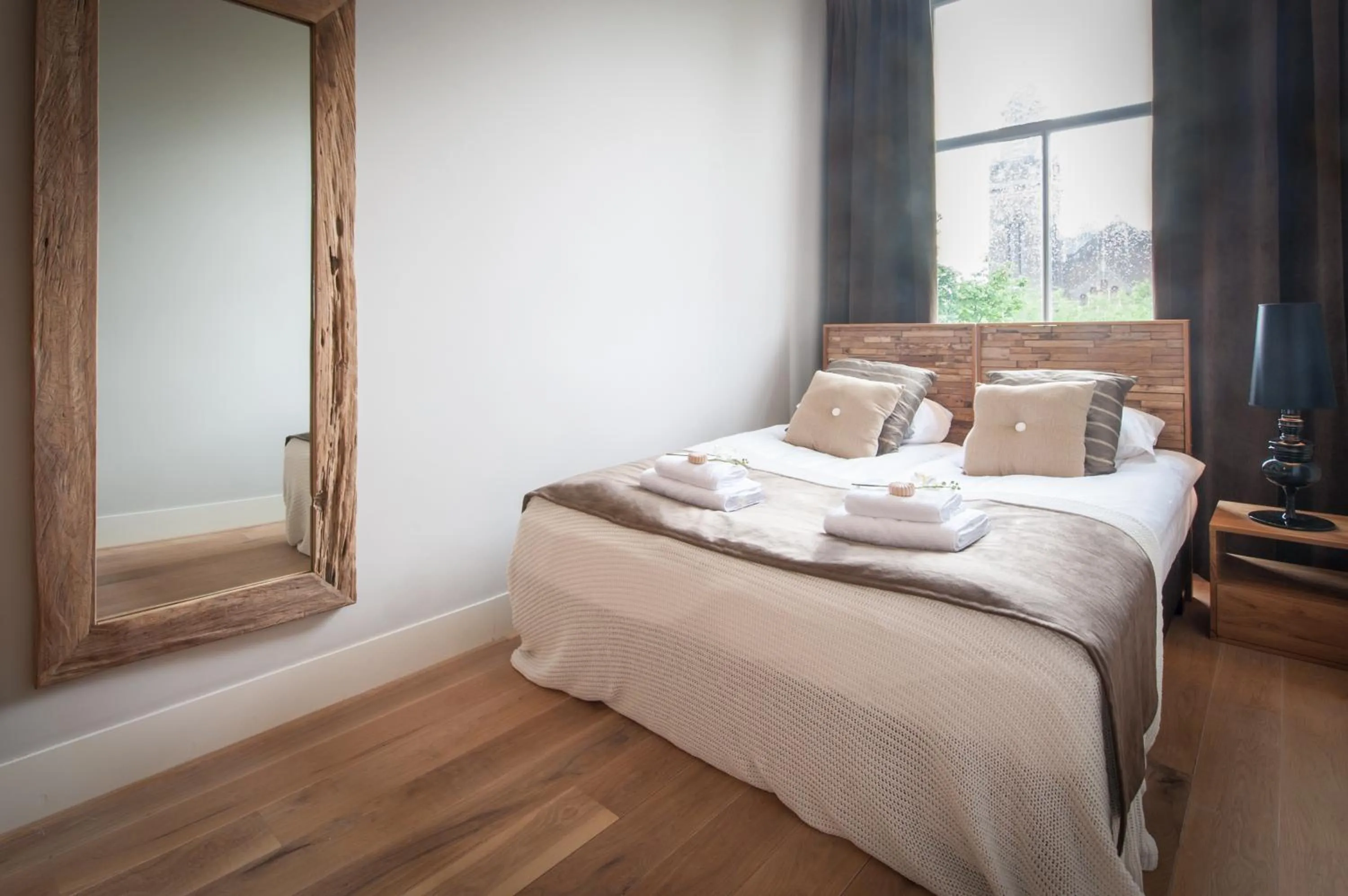 Bedroom, Bed in Museumpark Apartments