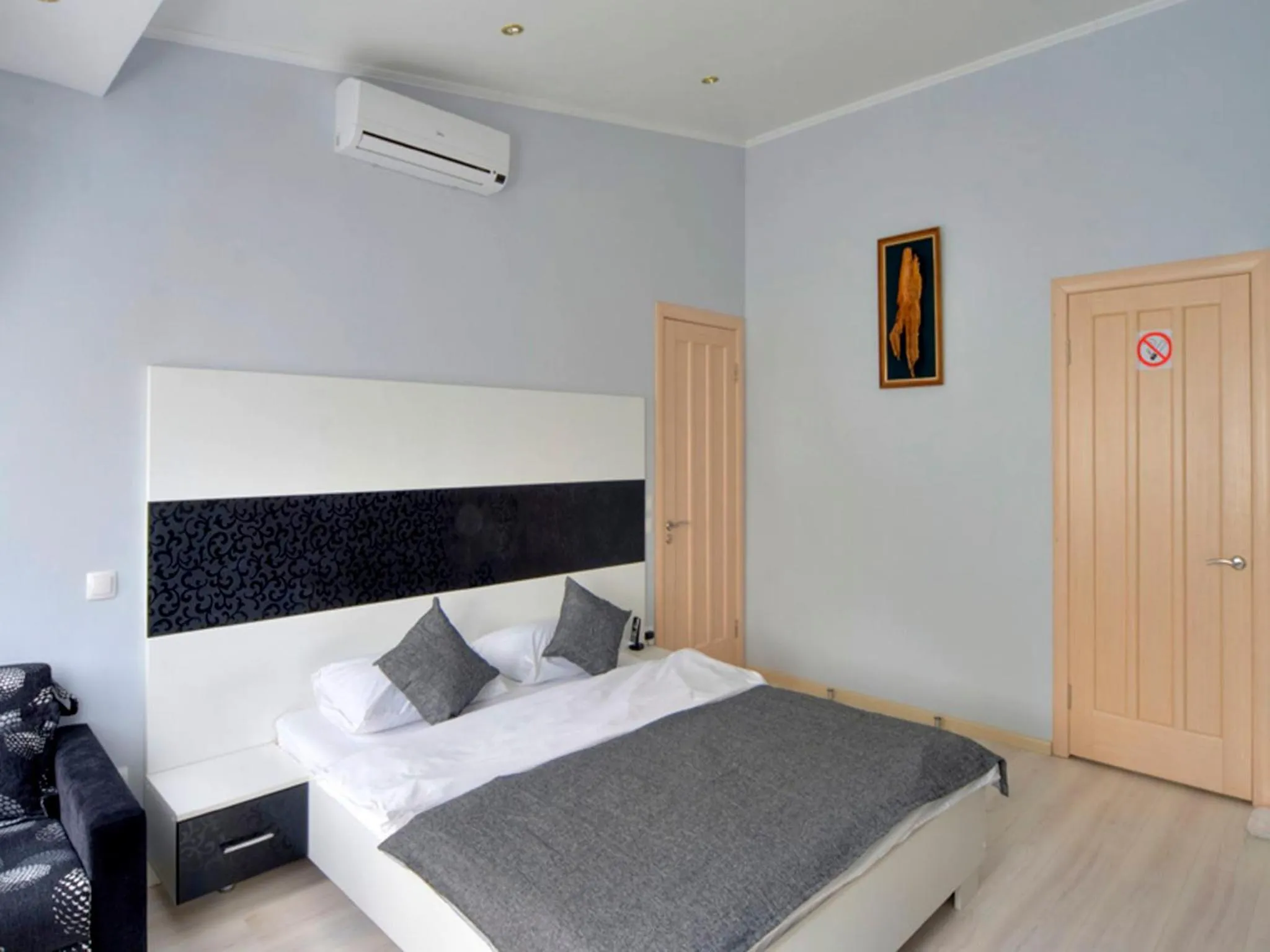 Bed in Best Season Apart Hotel