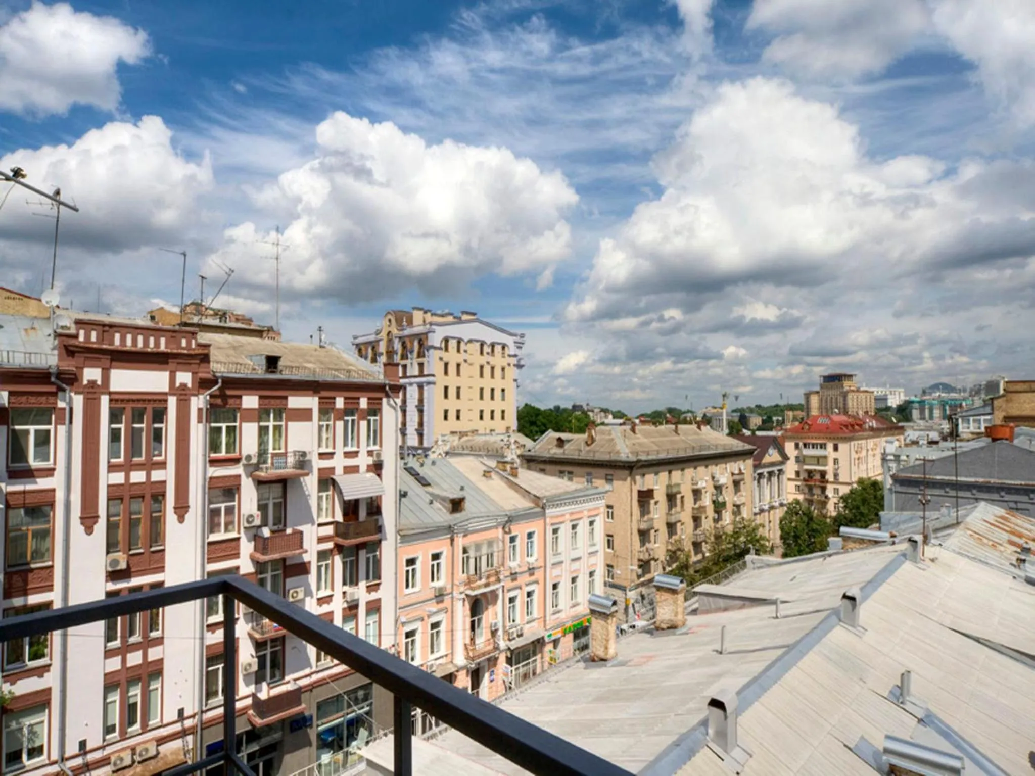 Facade/entrance in Best Season Apart Hotel