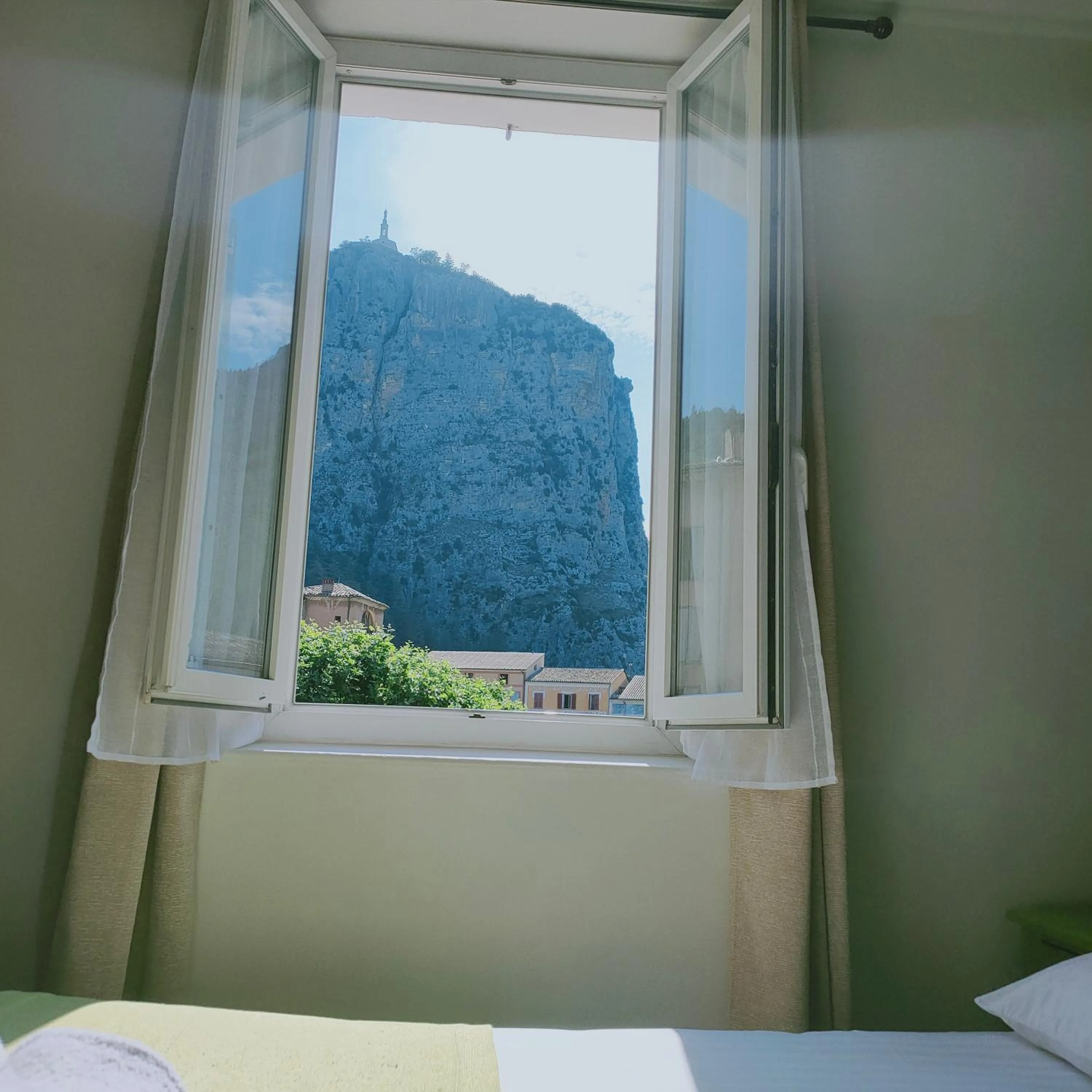 View (from property/room), Bed in Hotel du Levant