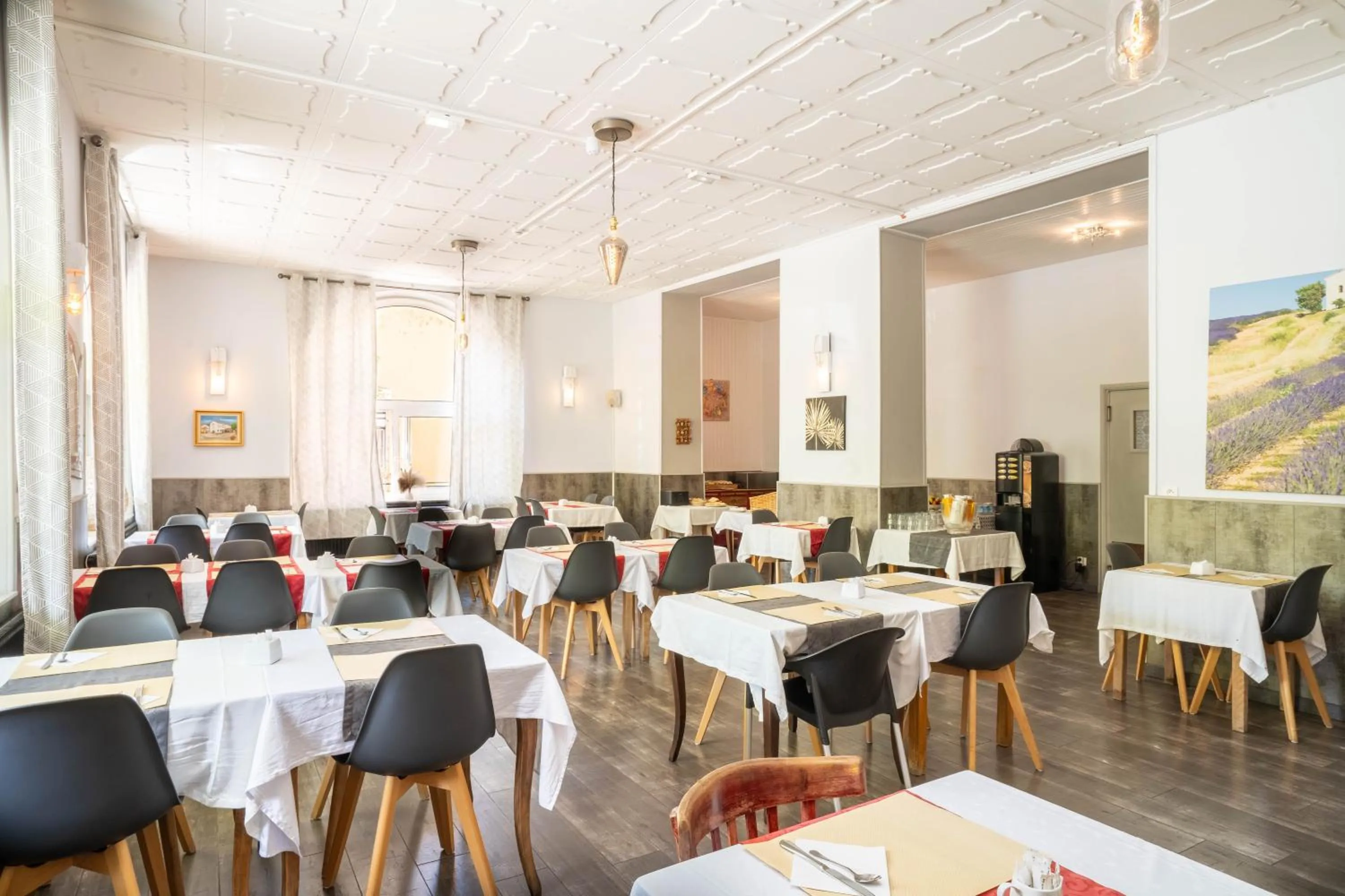 Restaurant/places to eat in Hotel du Levant