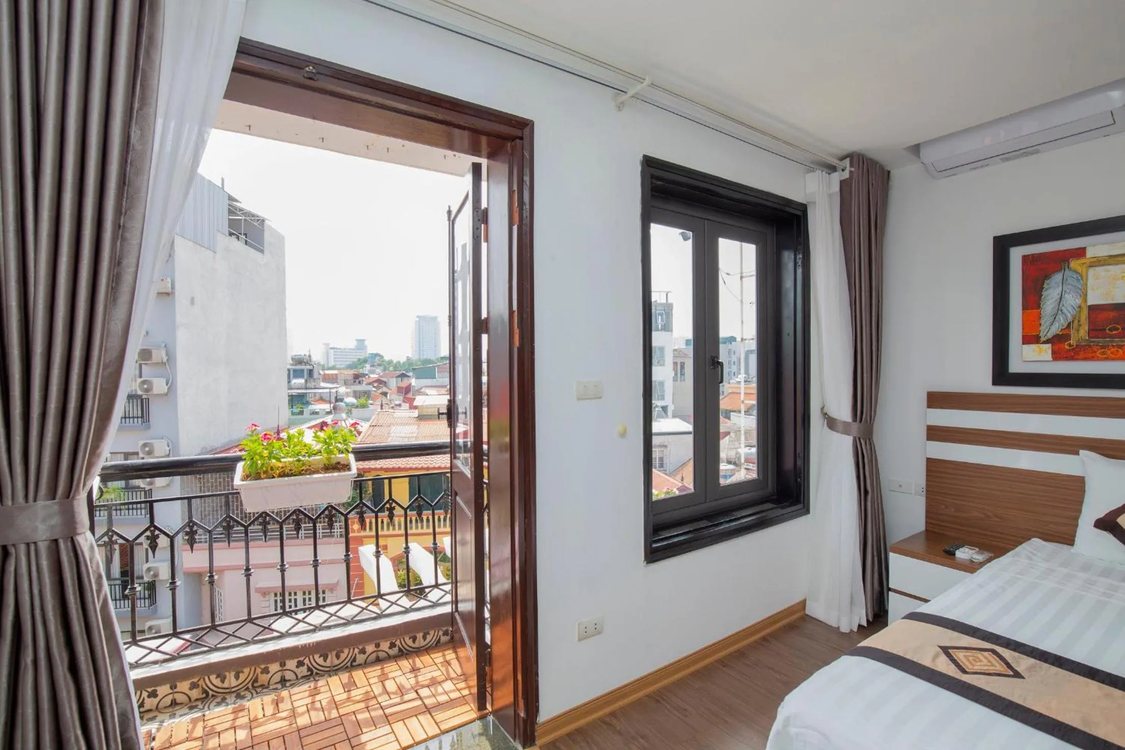 Balcony/Terrace, Bed in Sumitomo2 - Apartments for Japanese