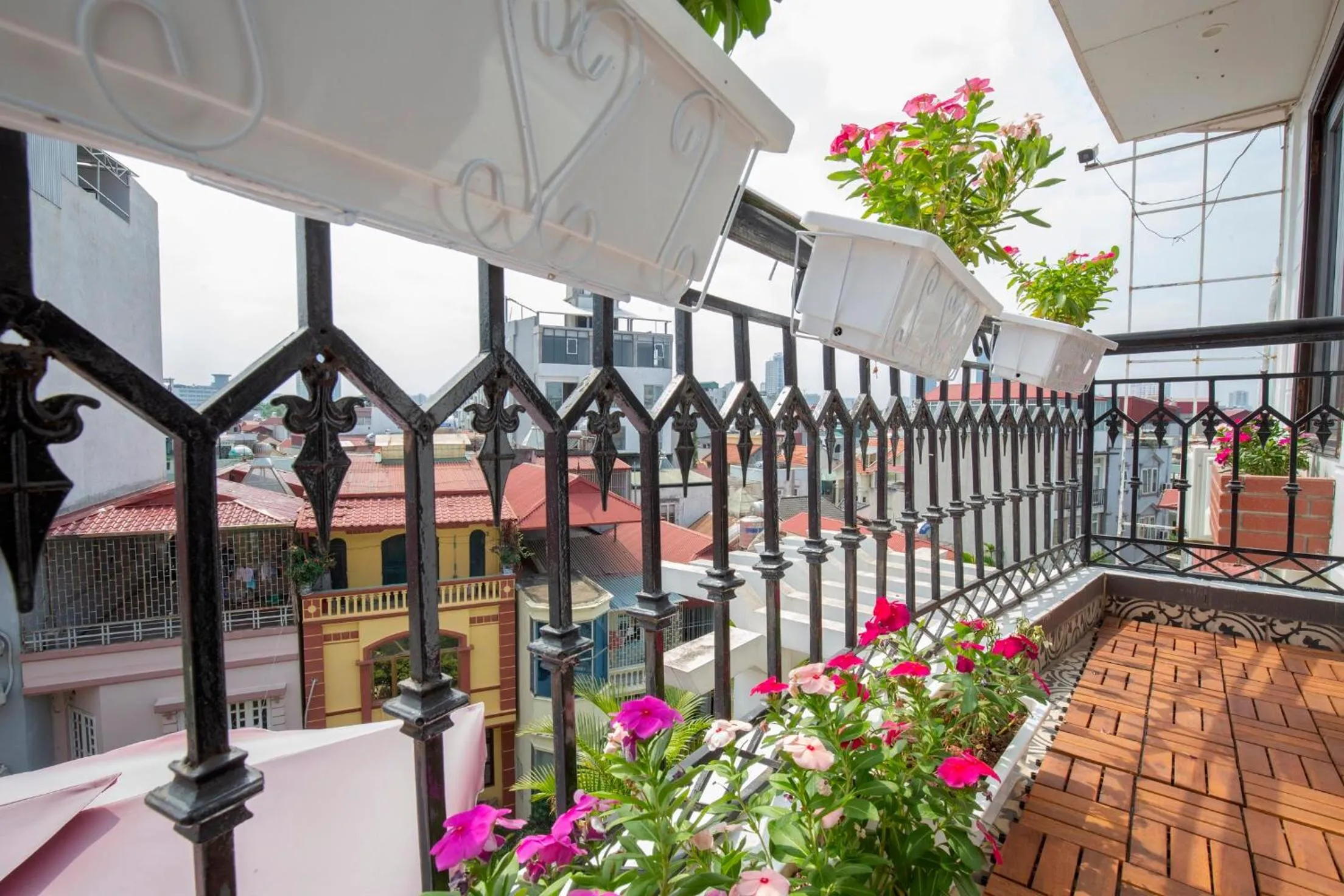 Balcony/Terrace in Sumitomo2 - Apartments for Japanese