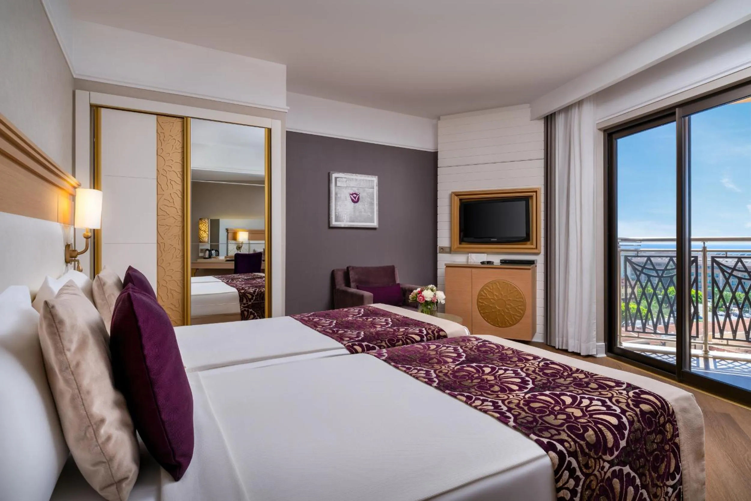 Bed in Villa Side Residence