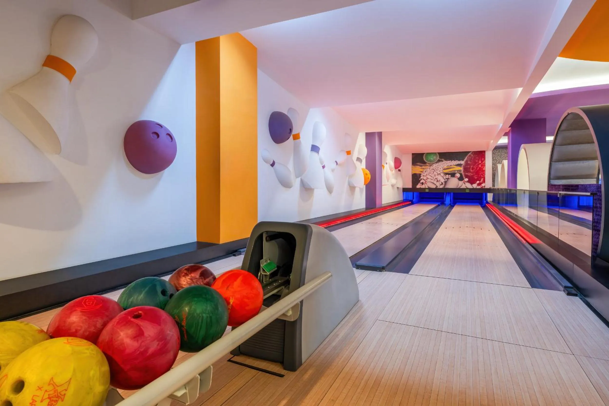 Bowling in Villa Side Residence