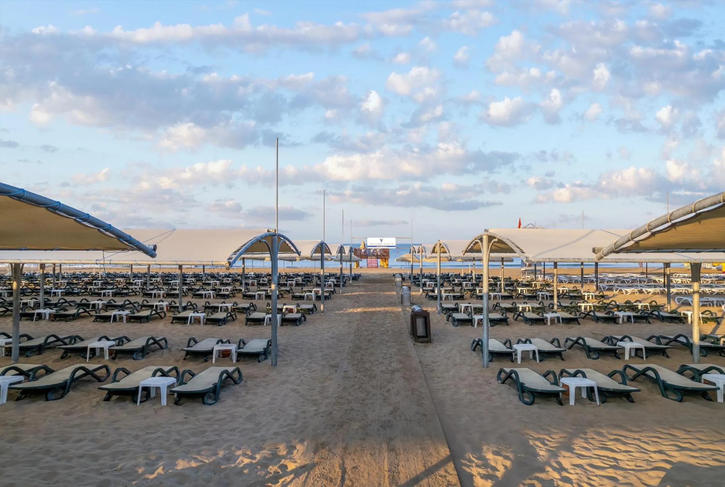 Beach in Villa Side Residence