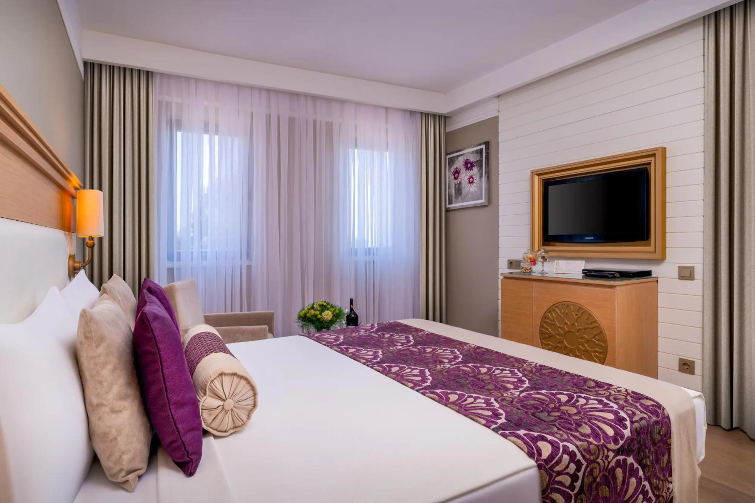 Bed in Villa Side Residence