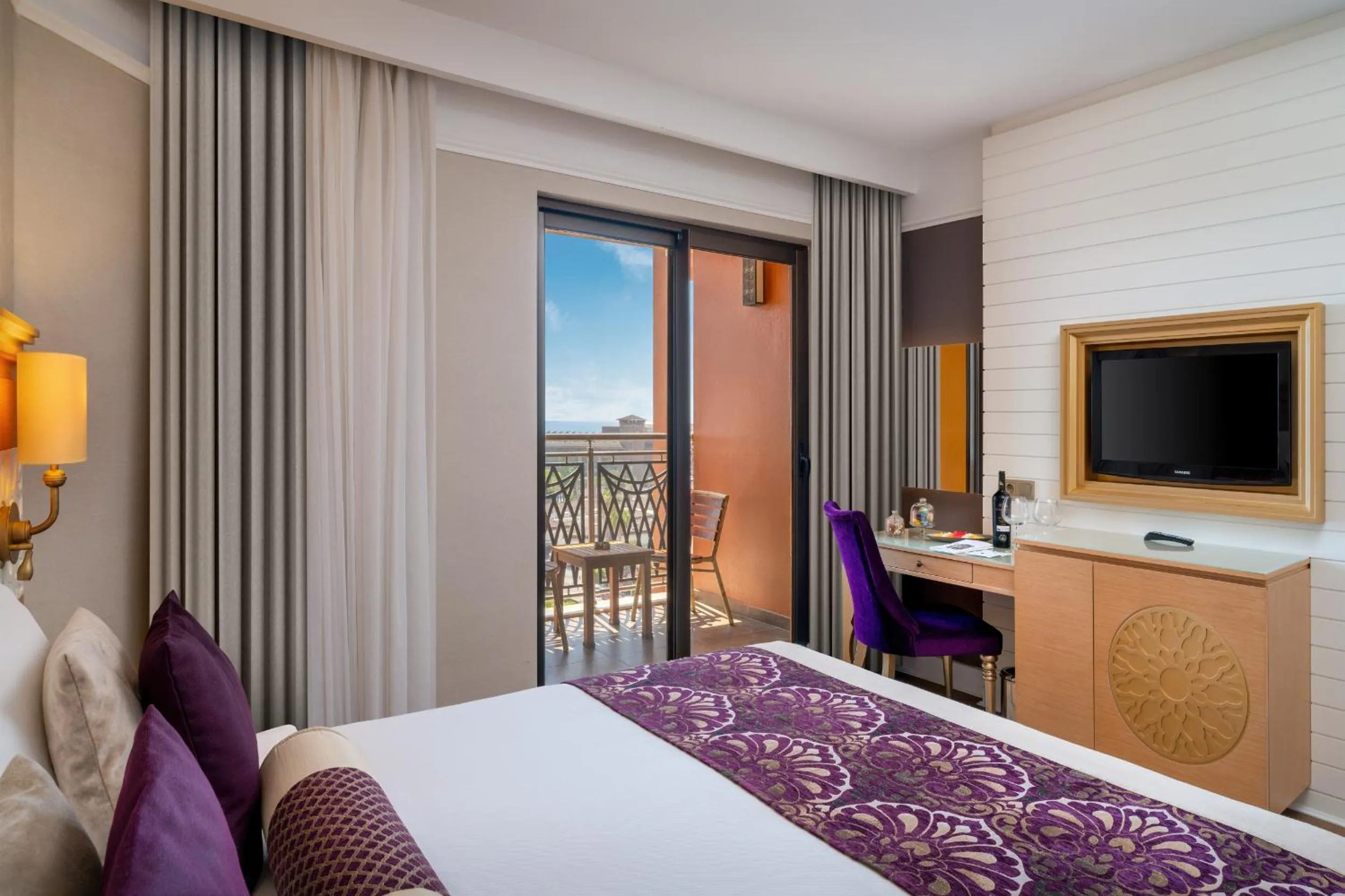 Bed in Villa Side Residence