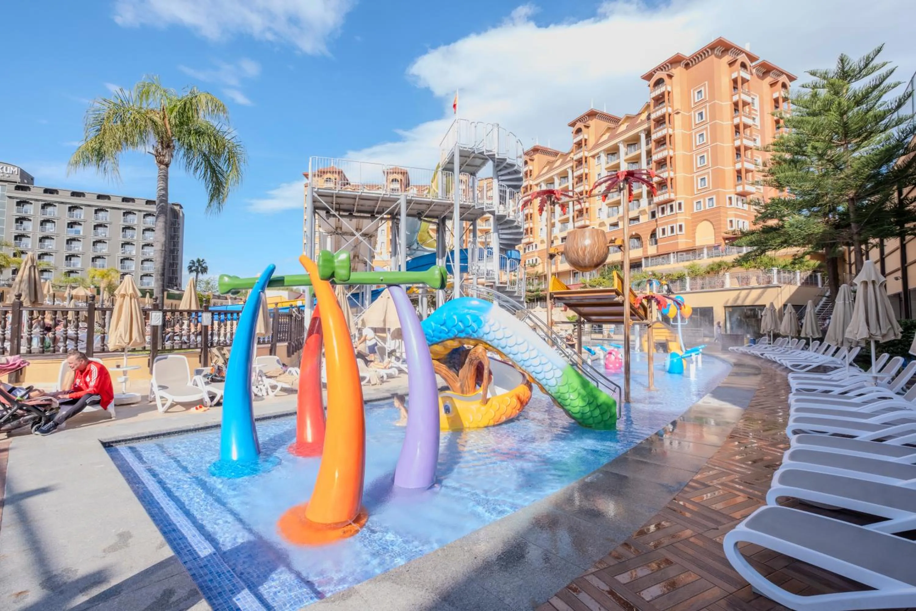 Children play ground in Villa Side Residence
