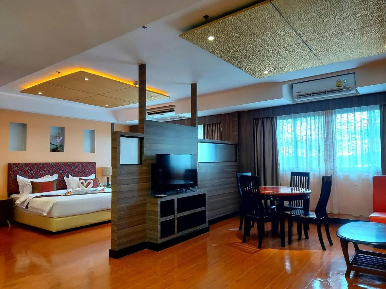 TV and multimedia, Bed in M Hotel Danok