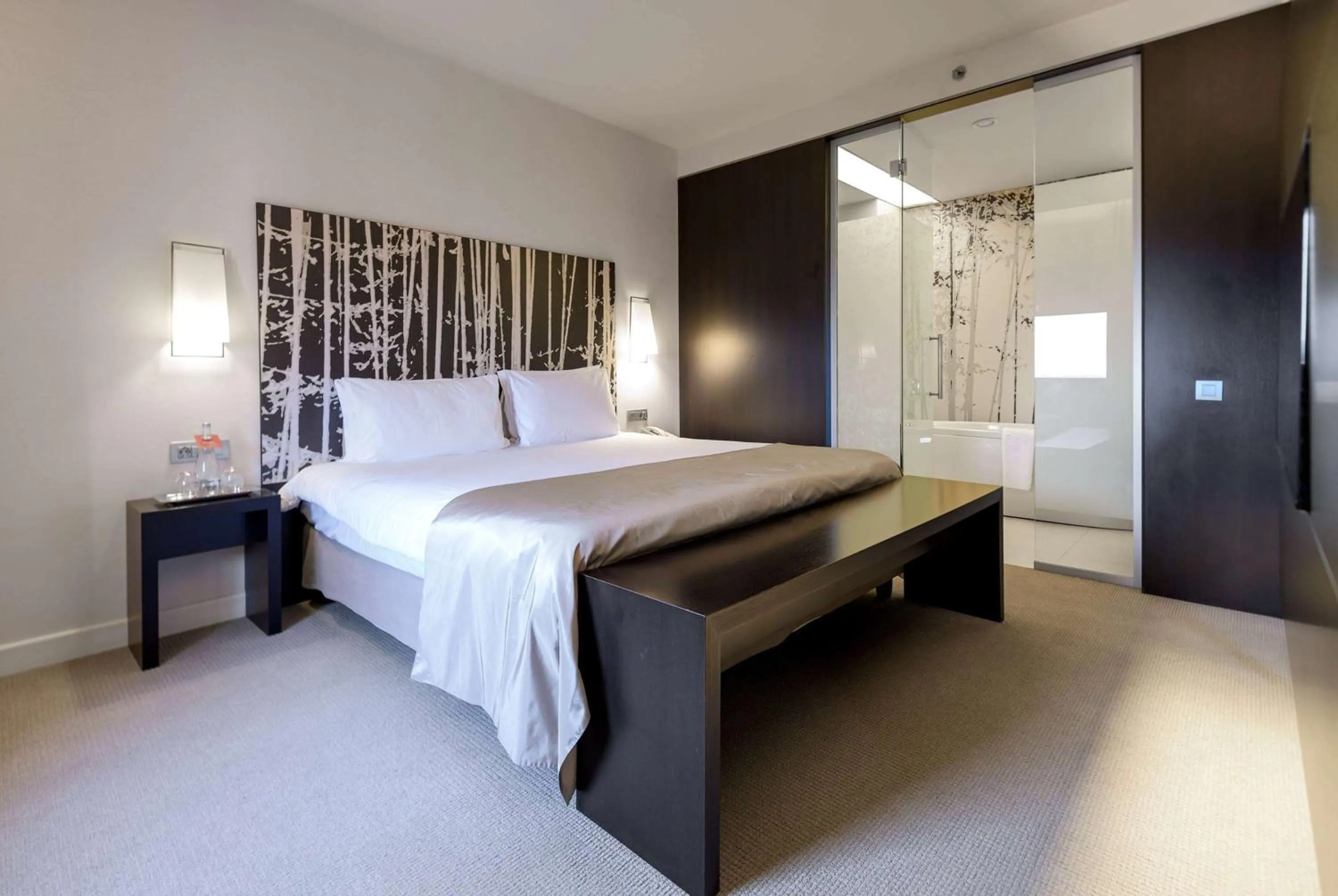 Photo of the whole room, Bed in Ramada Plaza by Wyndham Bucharest Convention Center