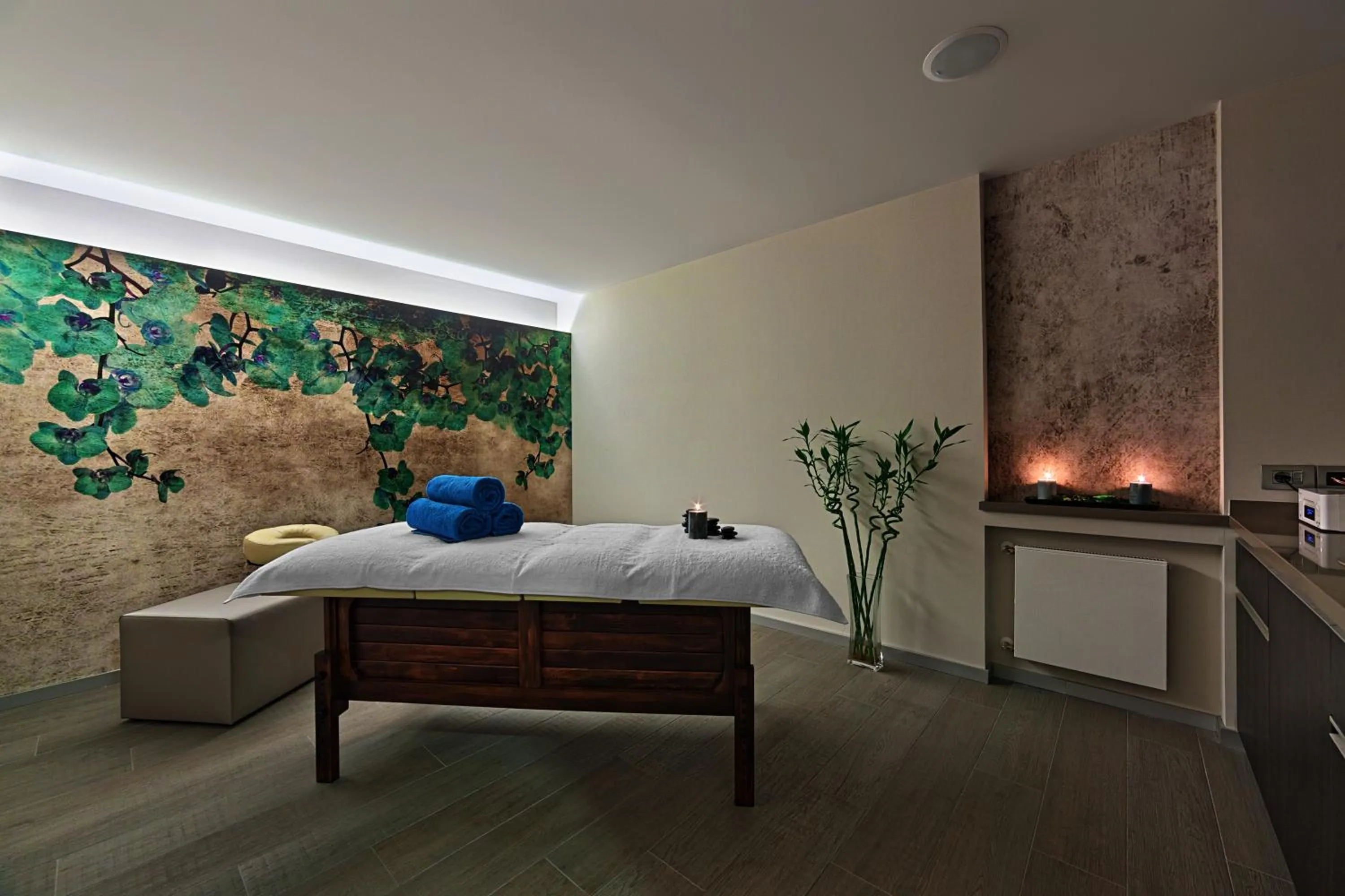 Massage, Bed in Ramada Plaza by Wyndham Bucharest Convention Center