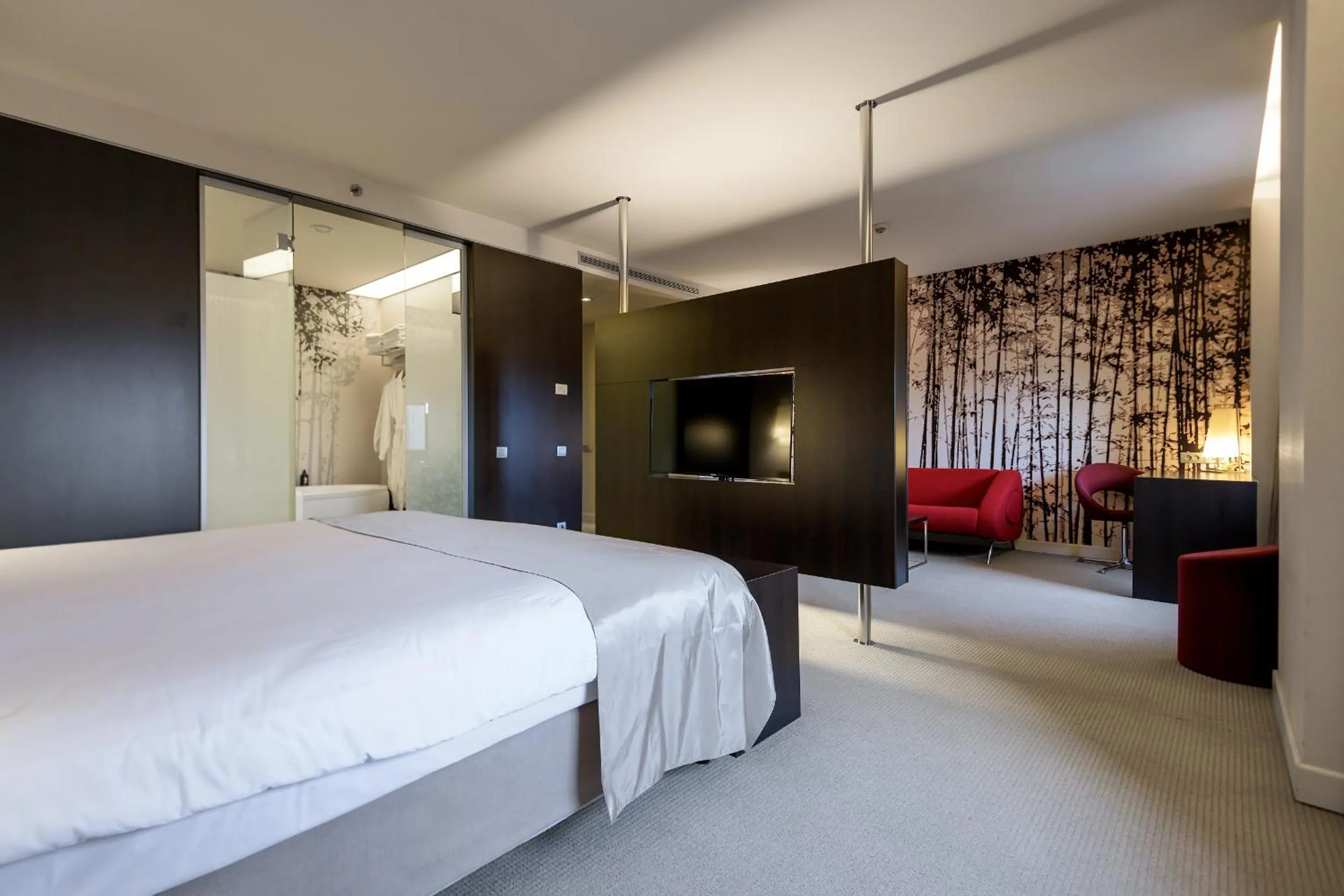 Bed in Ramada Plaza by Wyndham Bucharest Convention Center