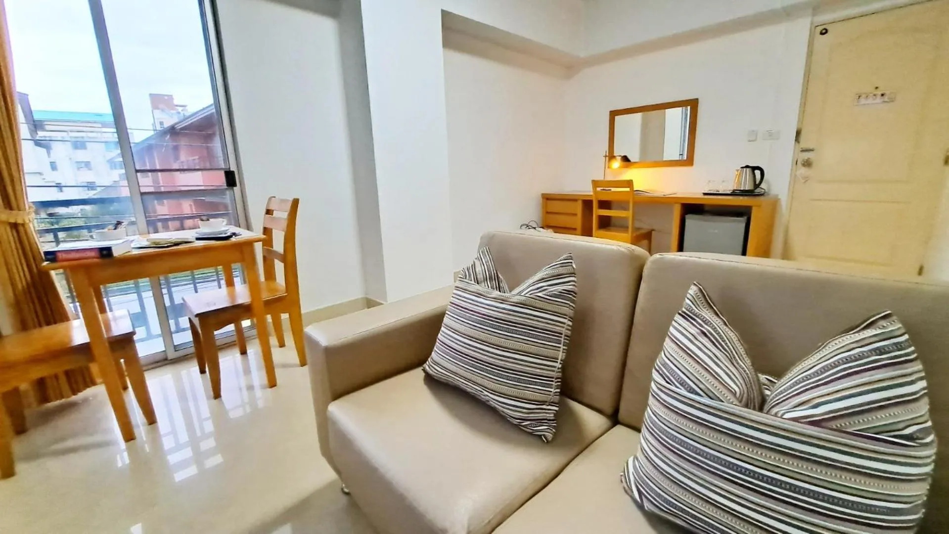 Living room in THE 20 @Sukhumvit 77