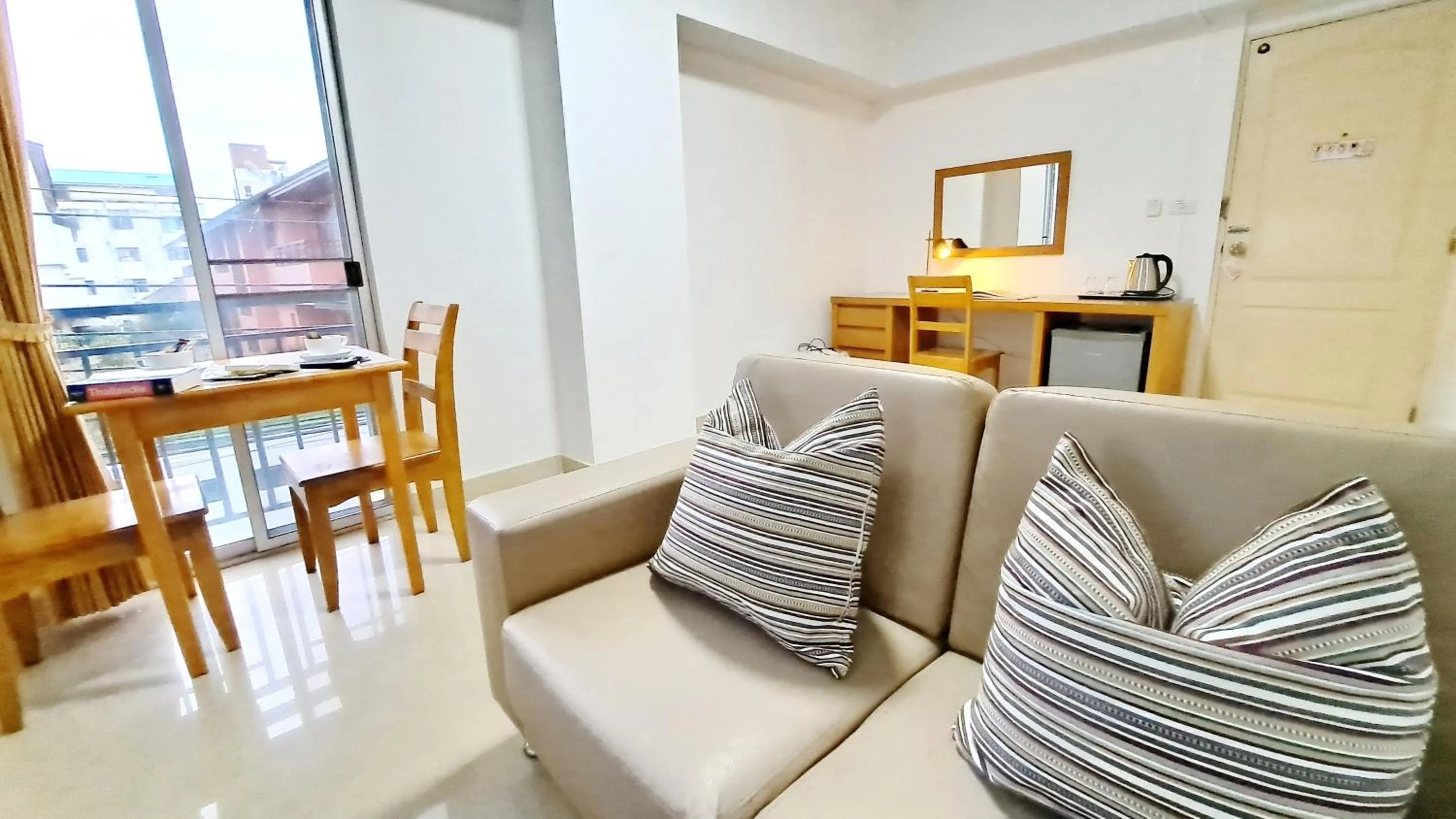 Living room in THE 20 @Sukhumvit 77