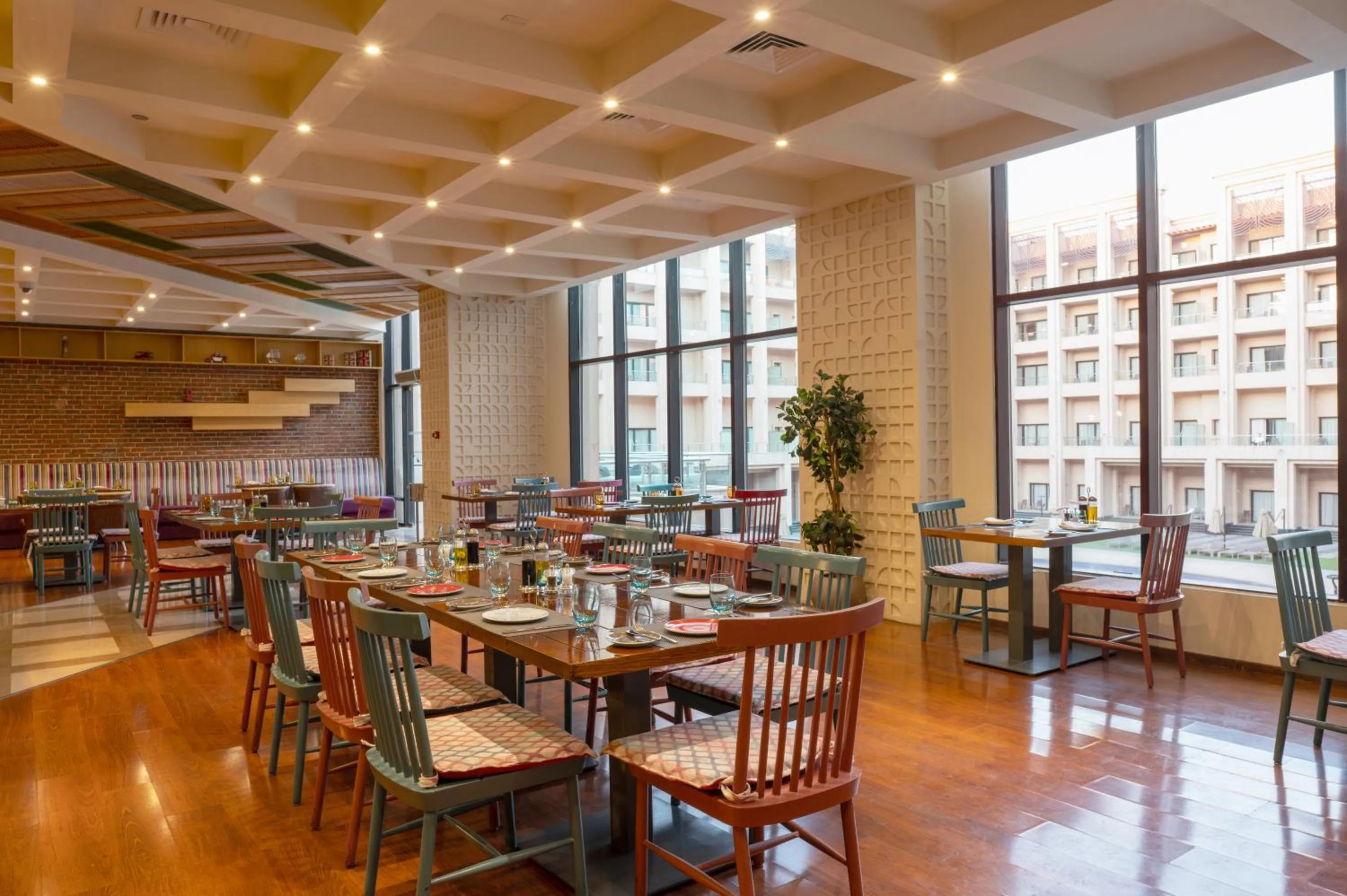 Restaurant/places to eat in Triumph Luxury Hotel