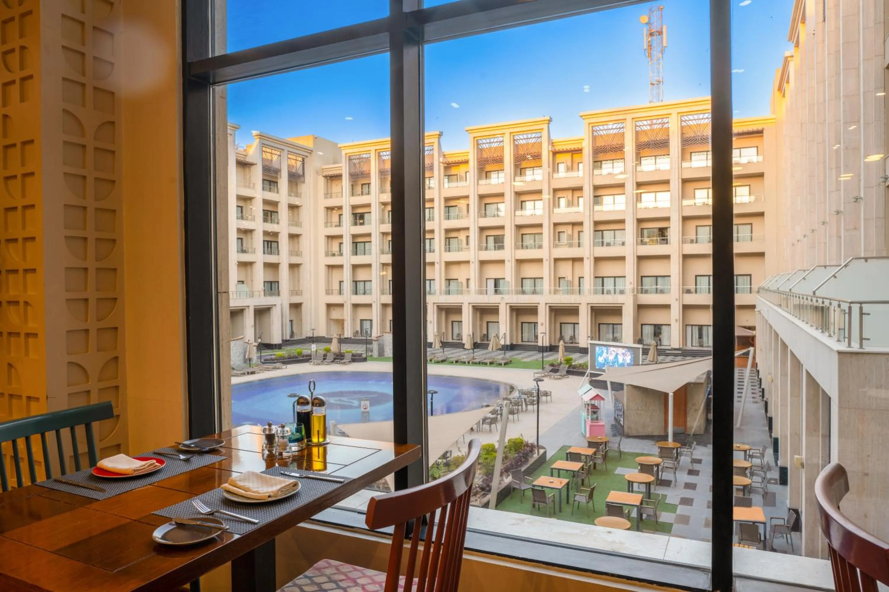 Restaurant/places to eat in Triumph Luxury Hotel