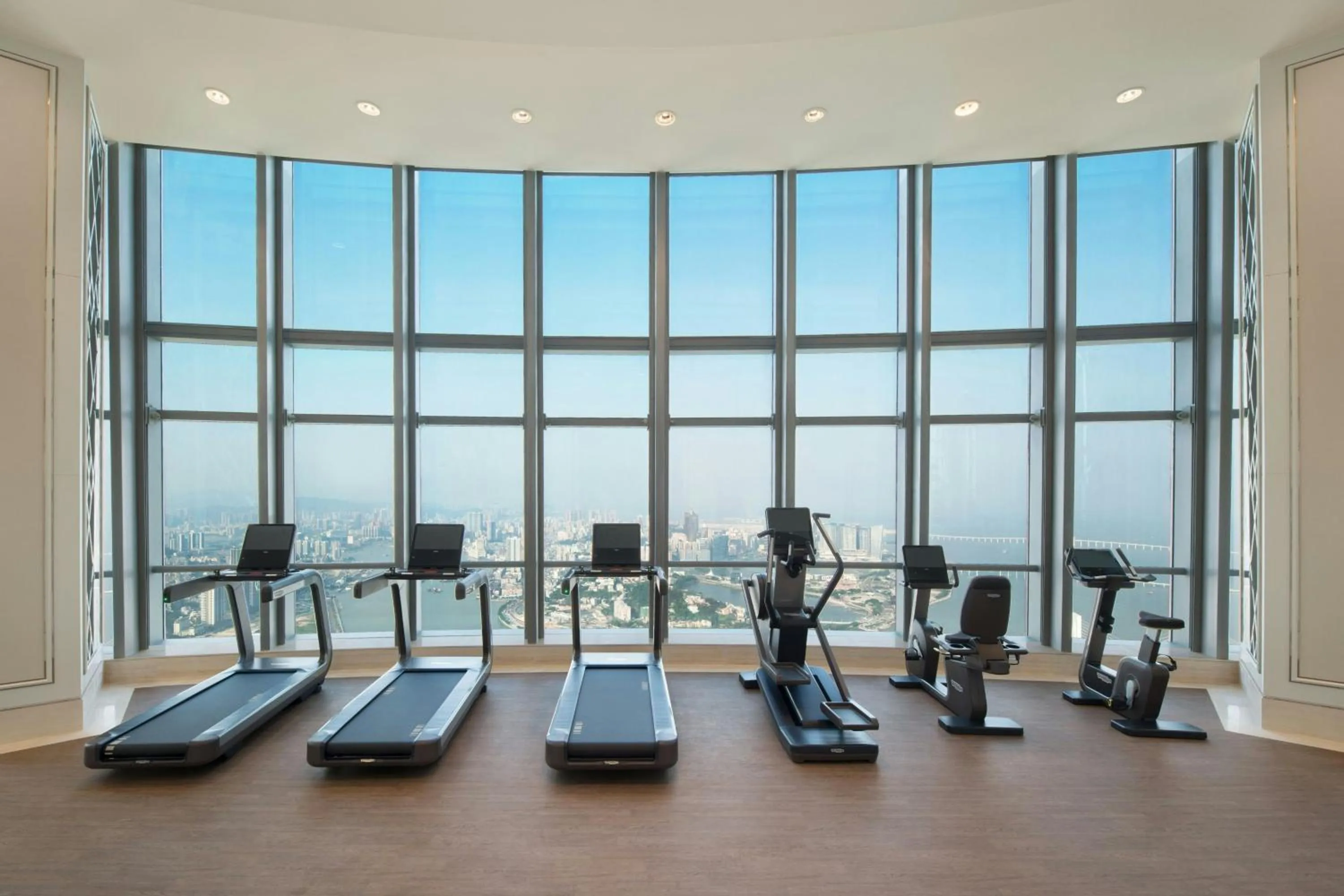 Fitness centre/facilities in The St. Regis Zhuhai