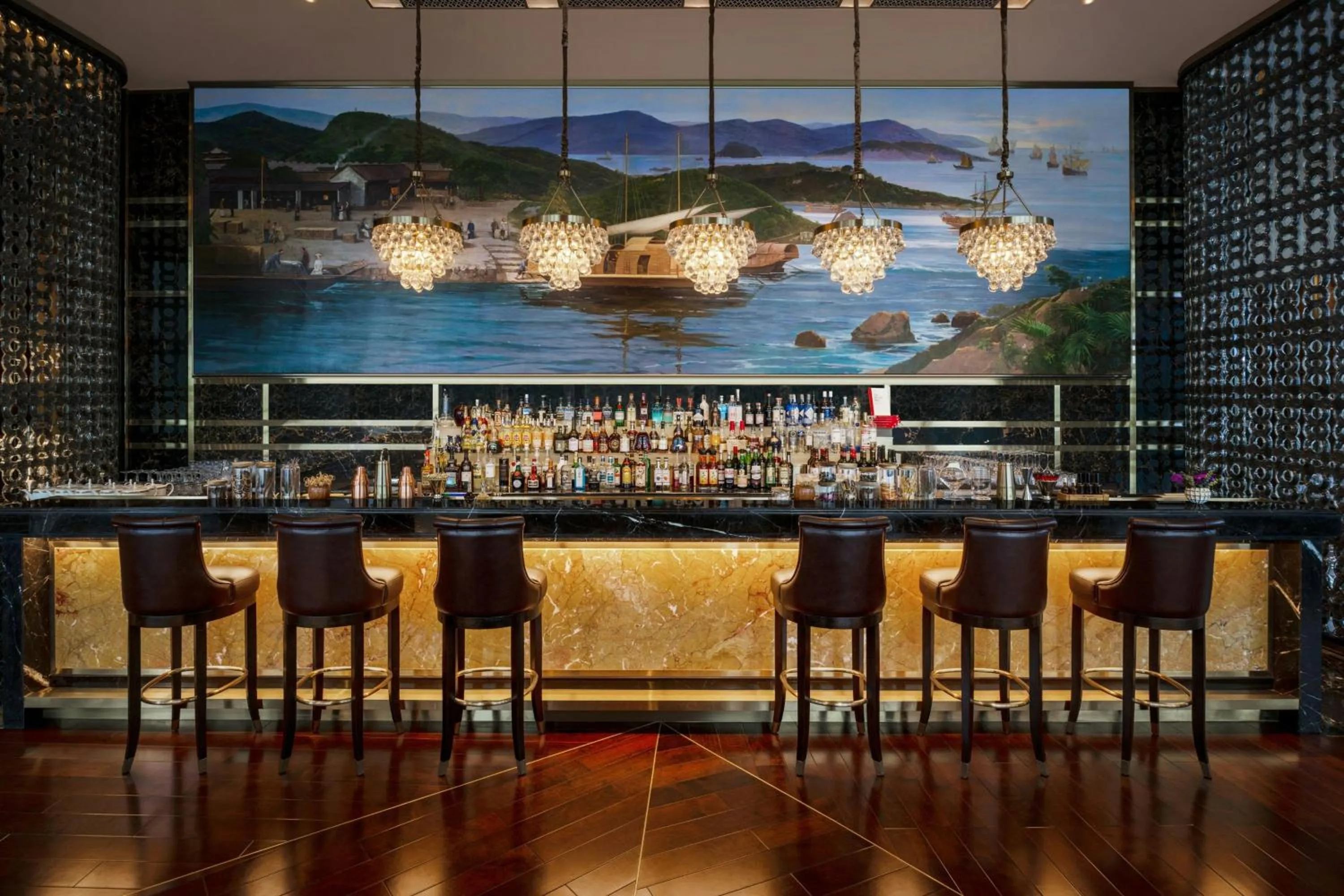 Lounge or bar in The St. Regis Zhuhai