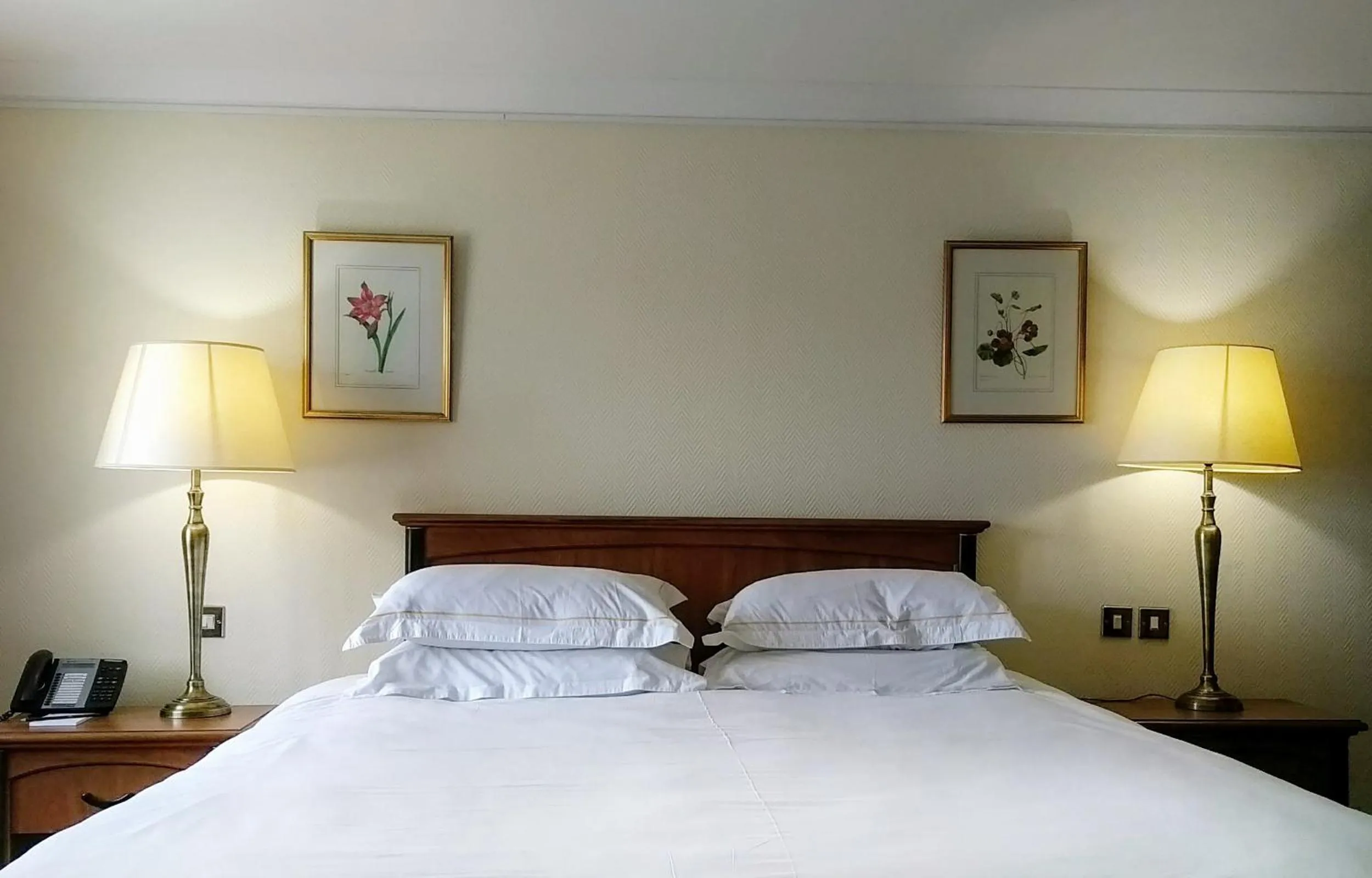 Bed in Lord Bagenal Inn