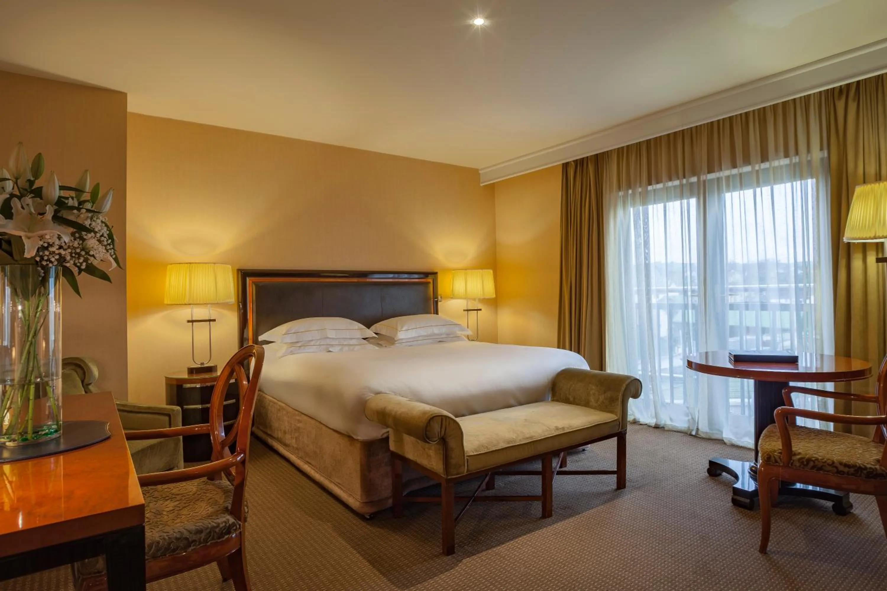 Bedroom, Bed in Lord Bagenal Inn