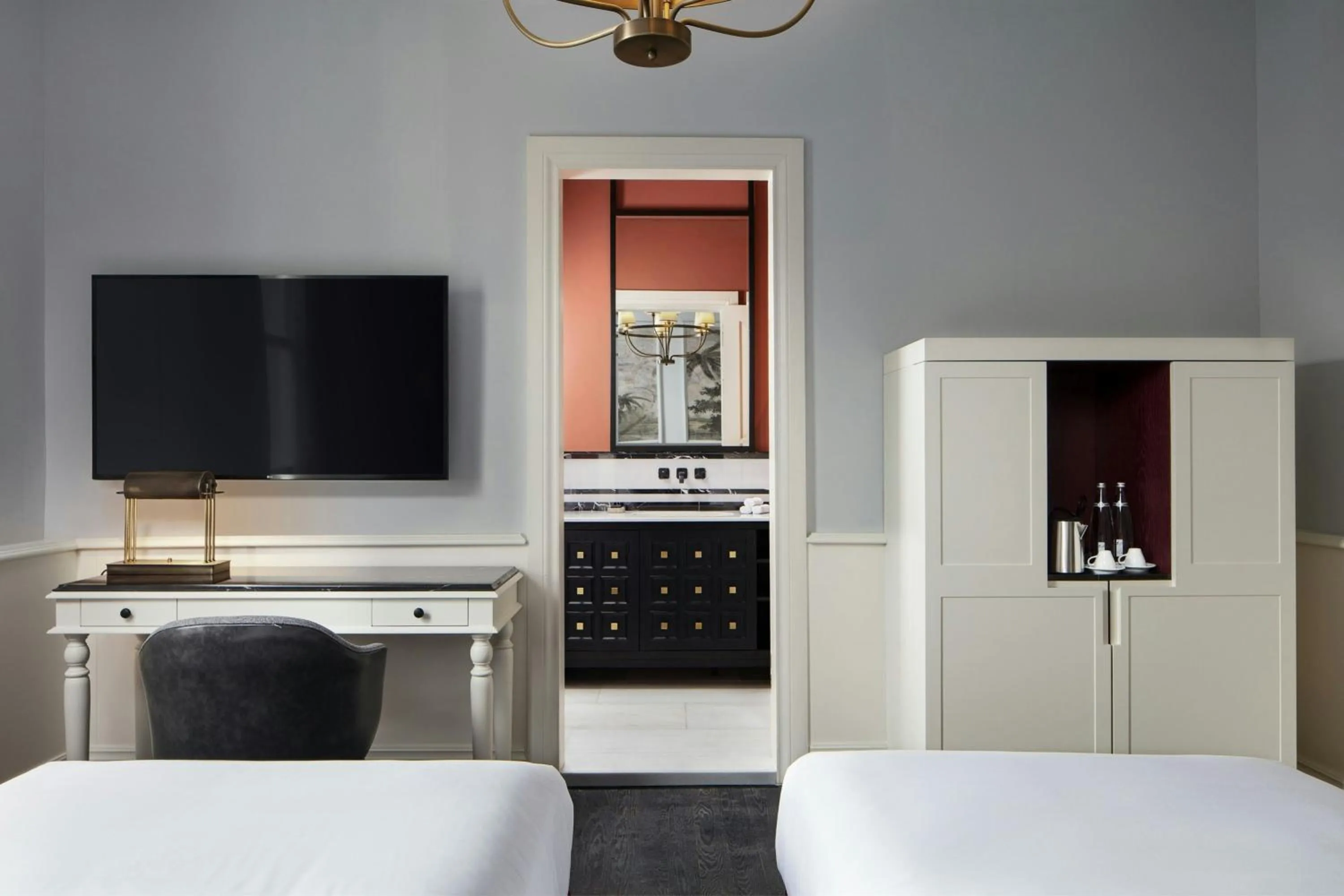 Photo of the whole room, Bed in Adahan DeCamondo Pera, Autograph Collection