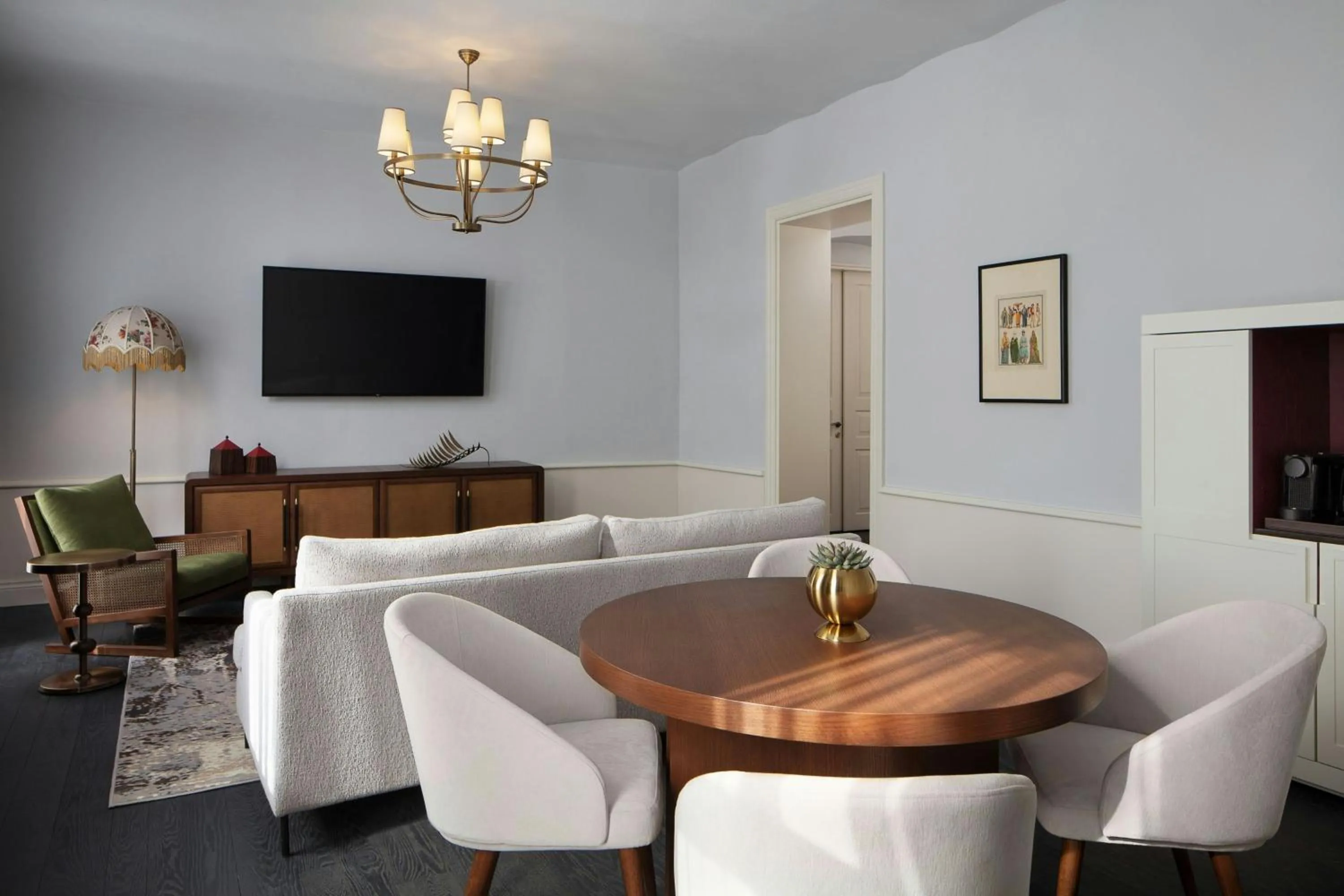 Bedroom in Adahan DeCamondo Pera, Autograph Collection