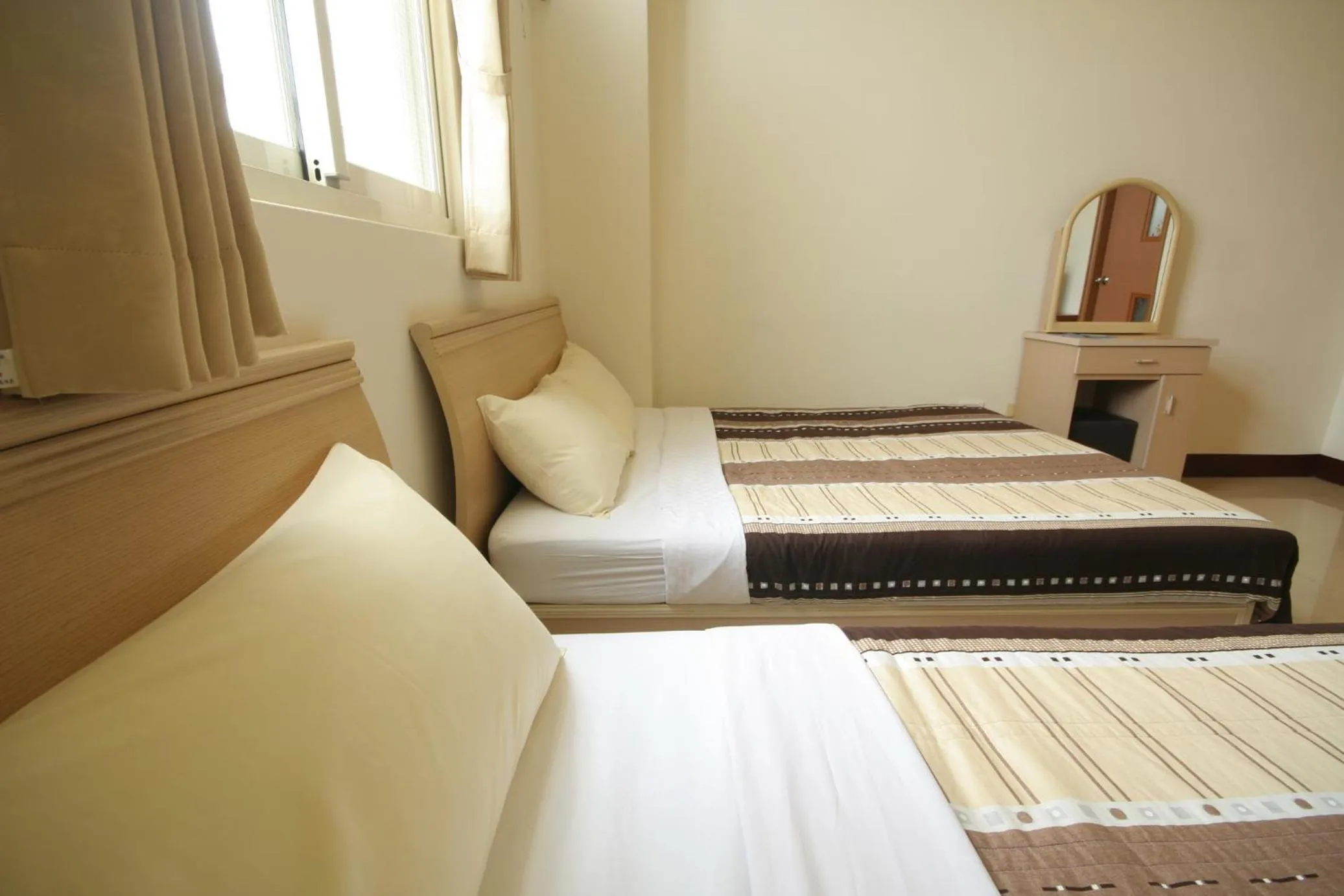 Bed in Long Beach Private Lodging