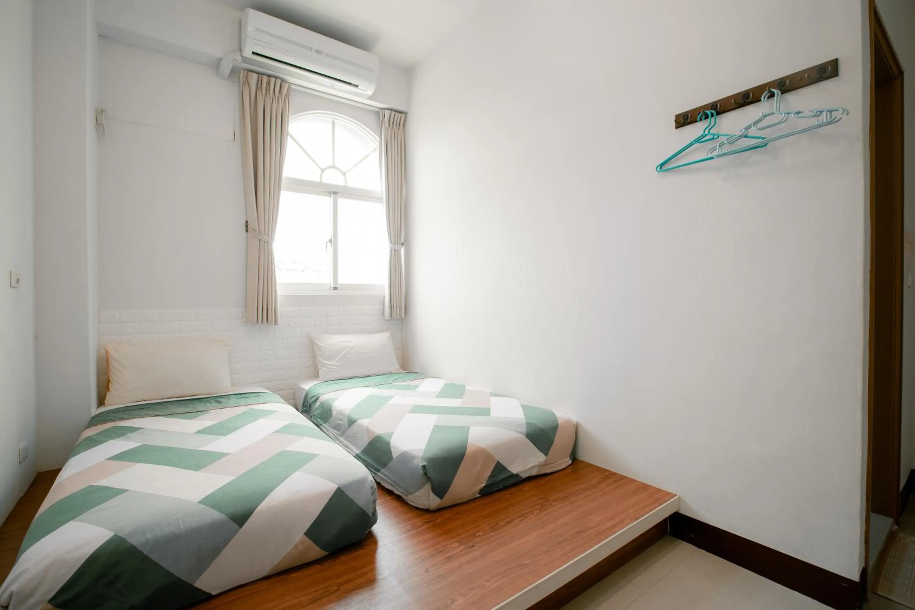 Bed in Long Beach Private Lodging