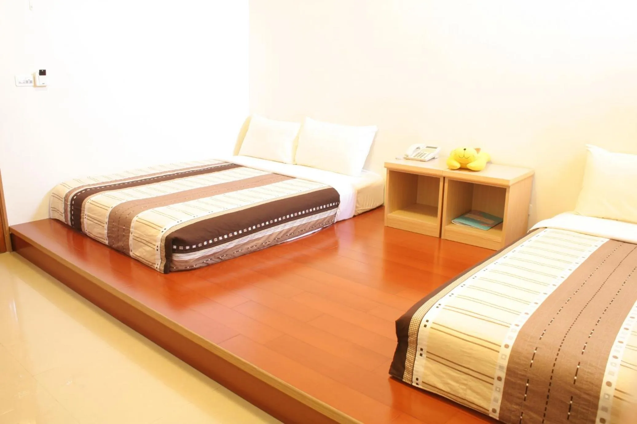 Bed in Long Beach Private Lodging