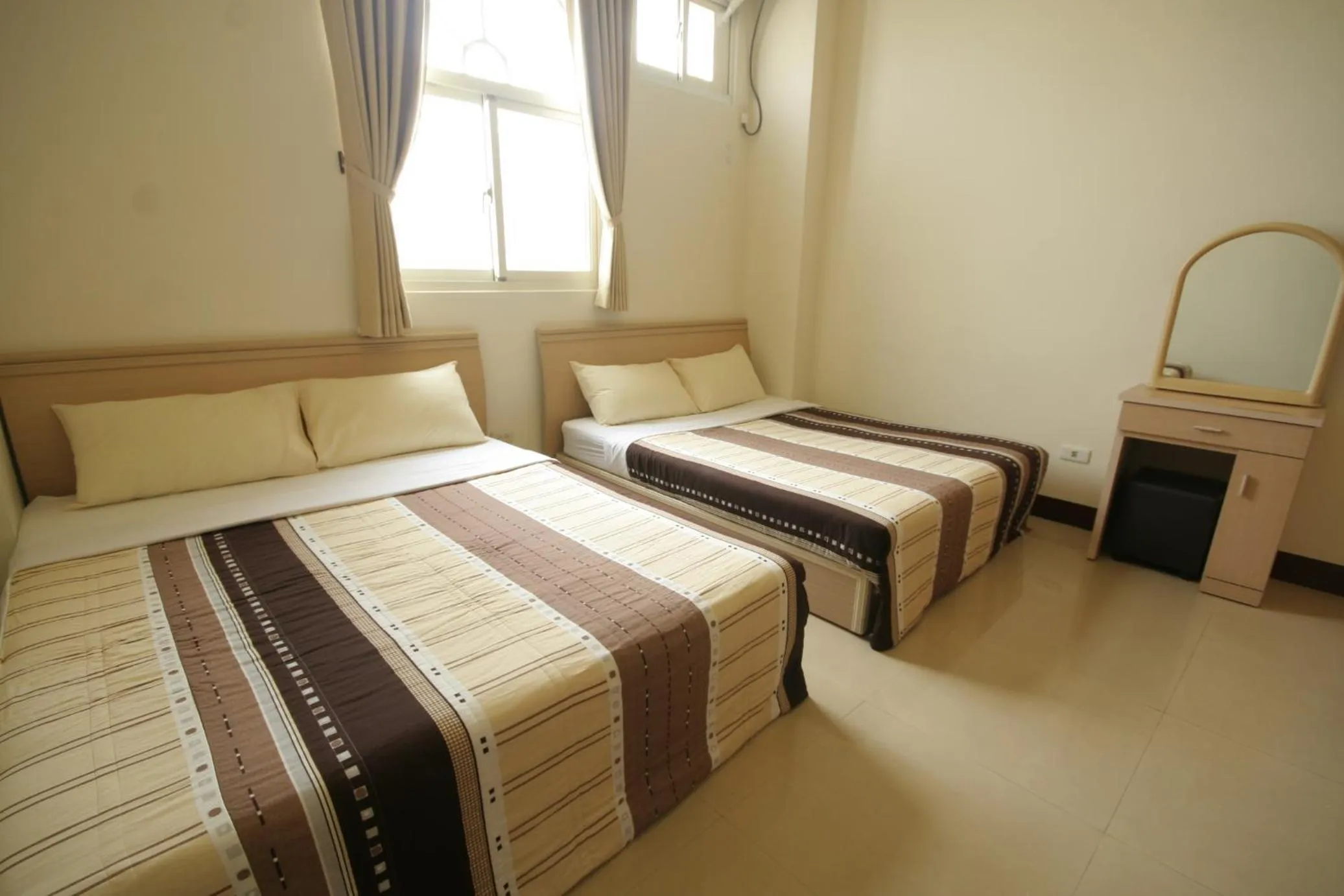 Bed in Long Beach Private Lodging