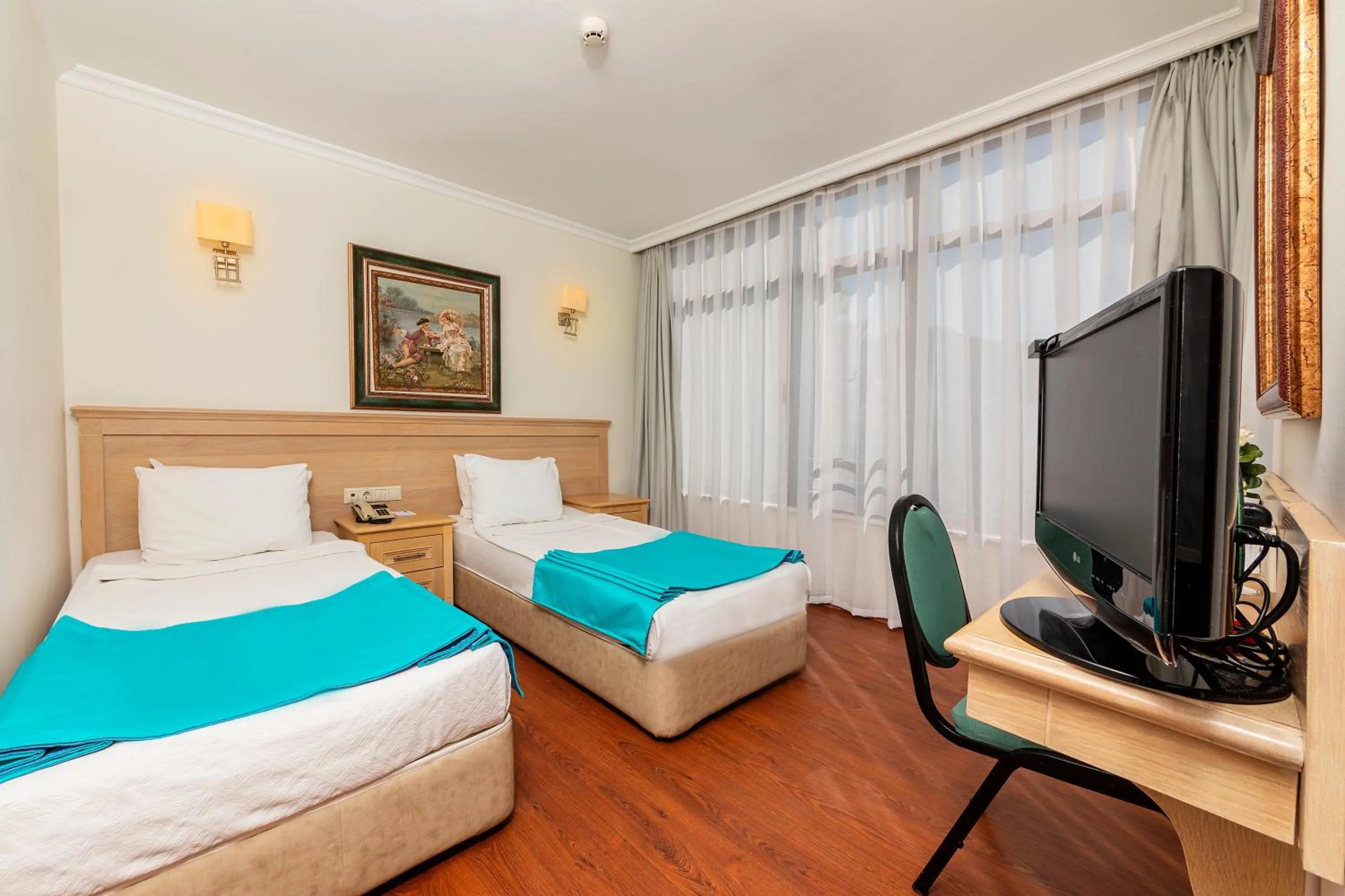 Photo of the whole room, Bed in Kayamaris Hotel