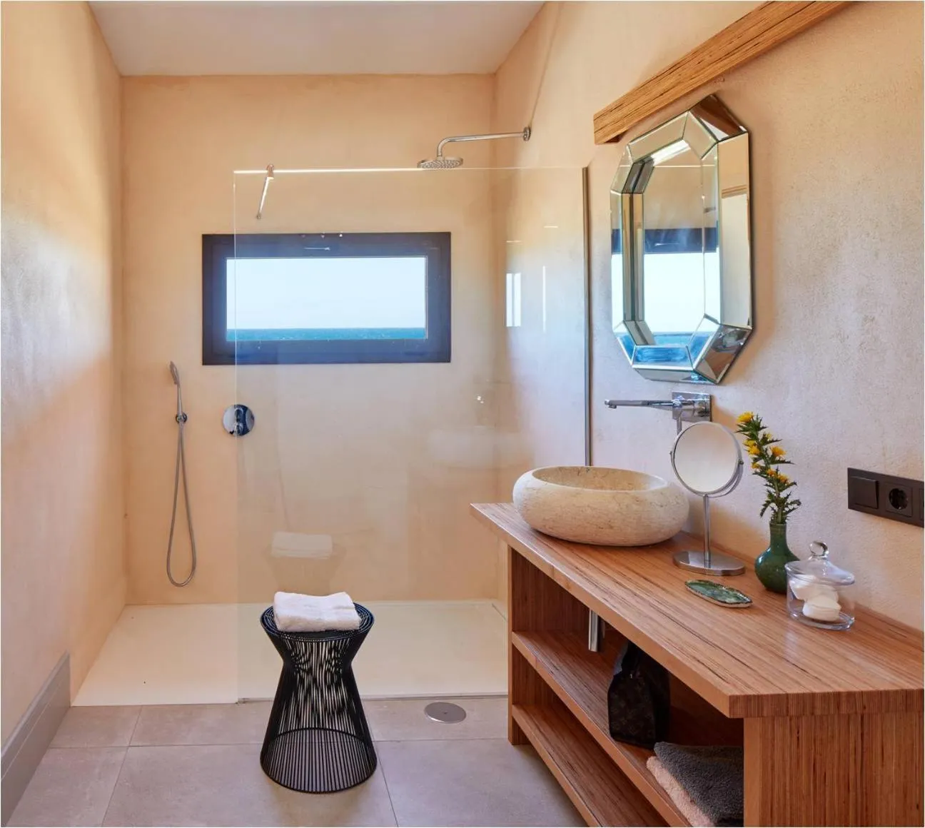 Bathroom in Trafalgar Polo Club