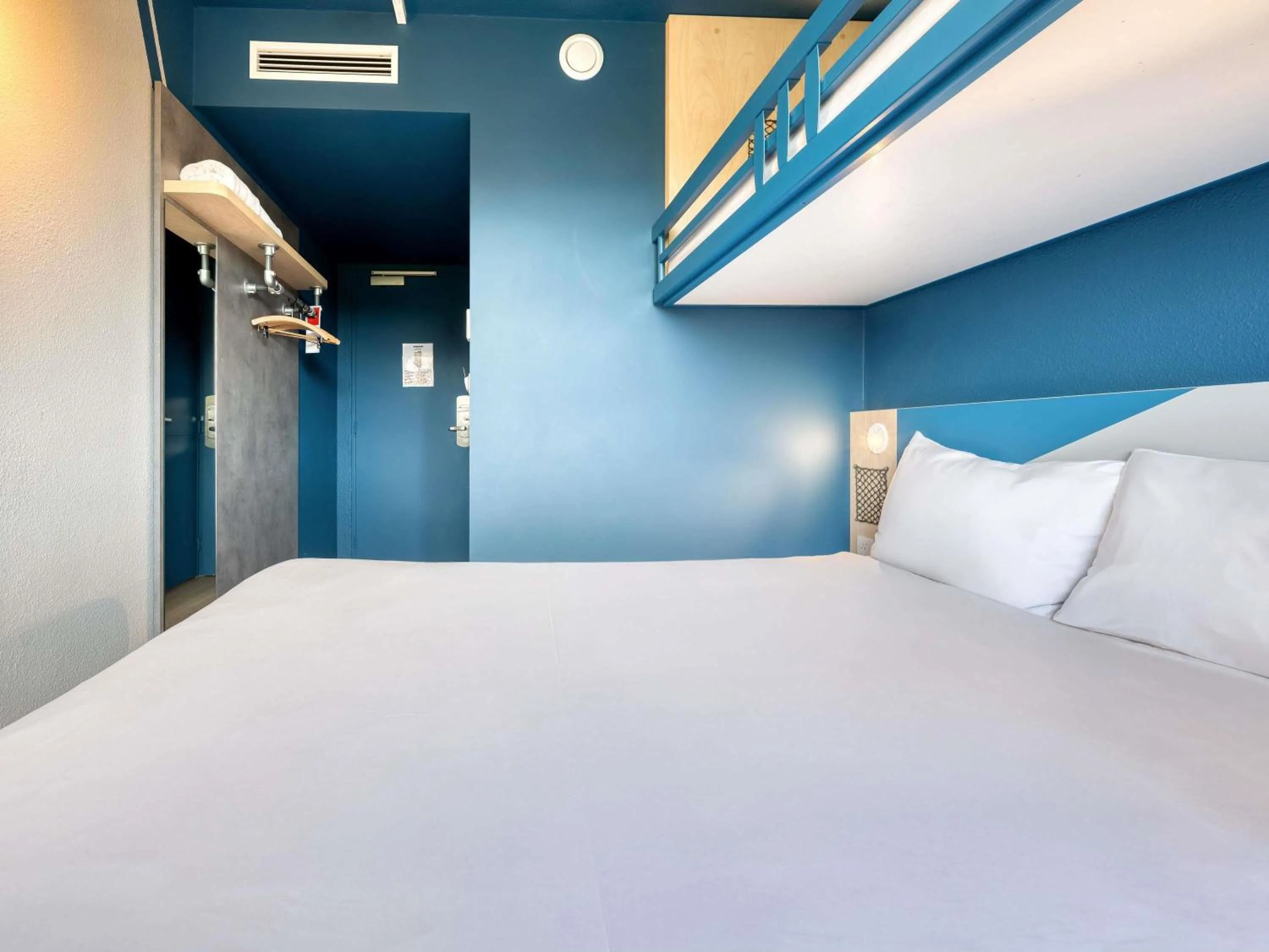 Bedroom, Bed in Ibis Budget Orly Chevilly Tram 7
