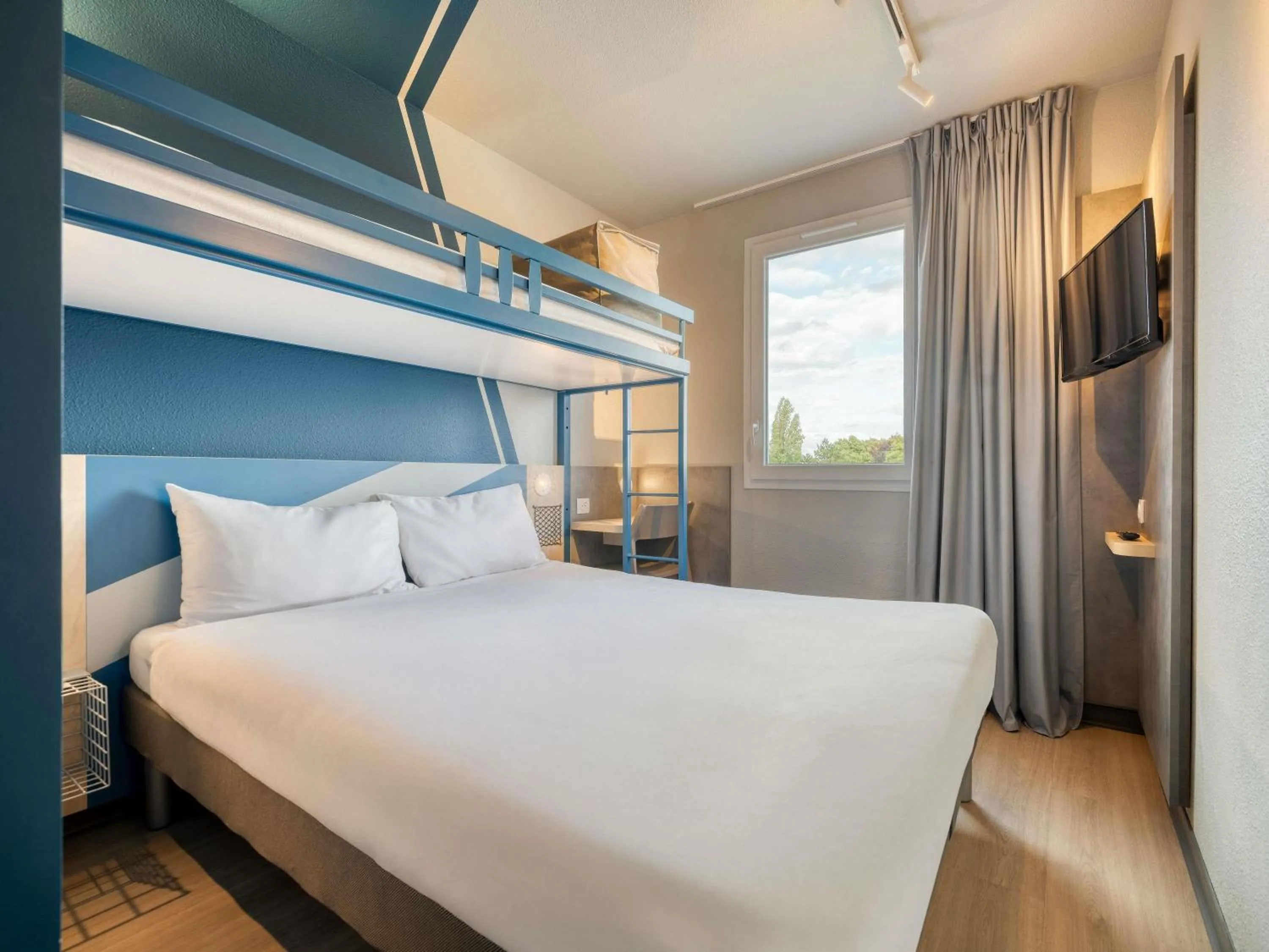 Bedroom, Bed in Ibis Budget Orly Chevilly Tram 7