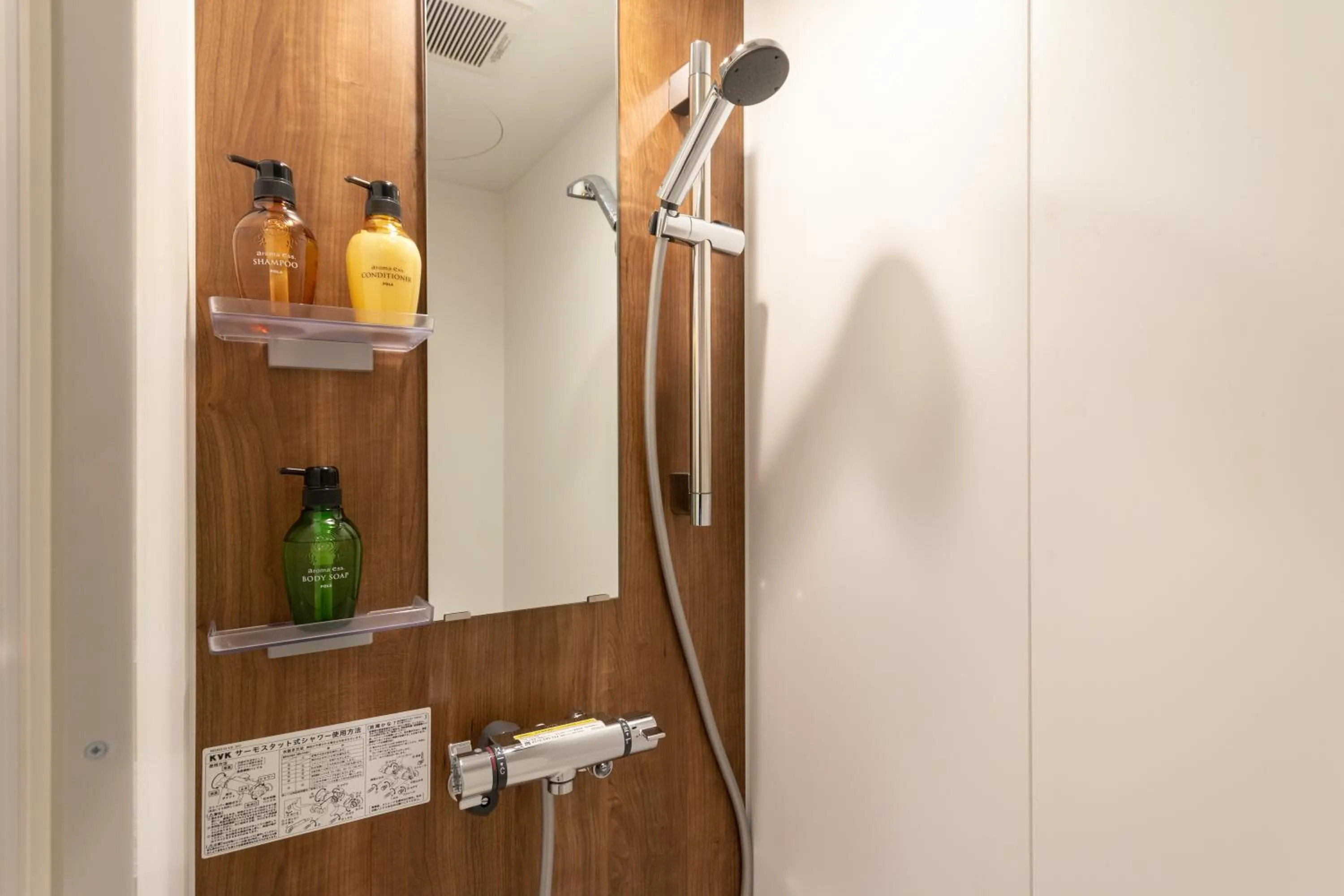 Bathroom in ROKU by H2 Life