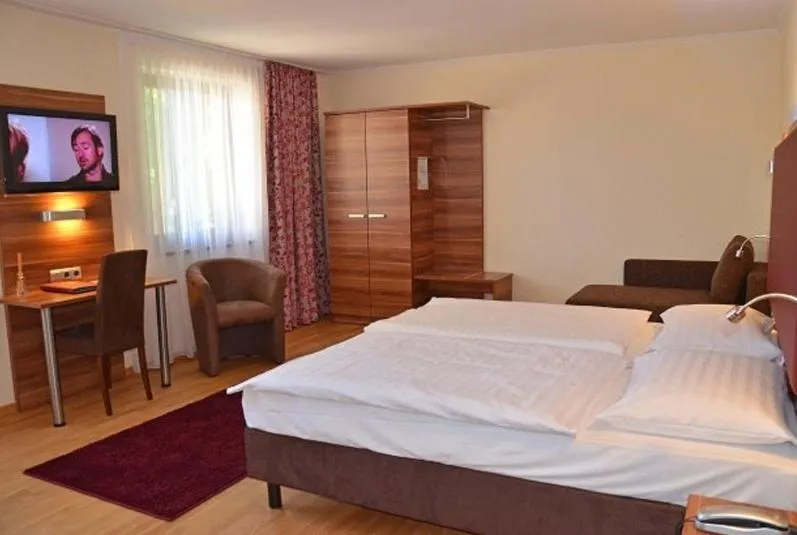 Photo of the whole room, Bed in Hotel und Cafe Paso