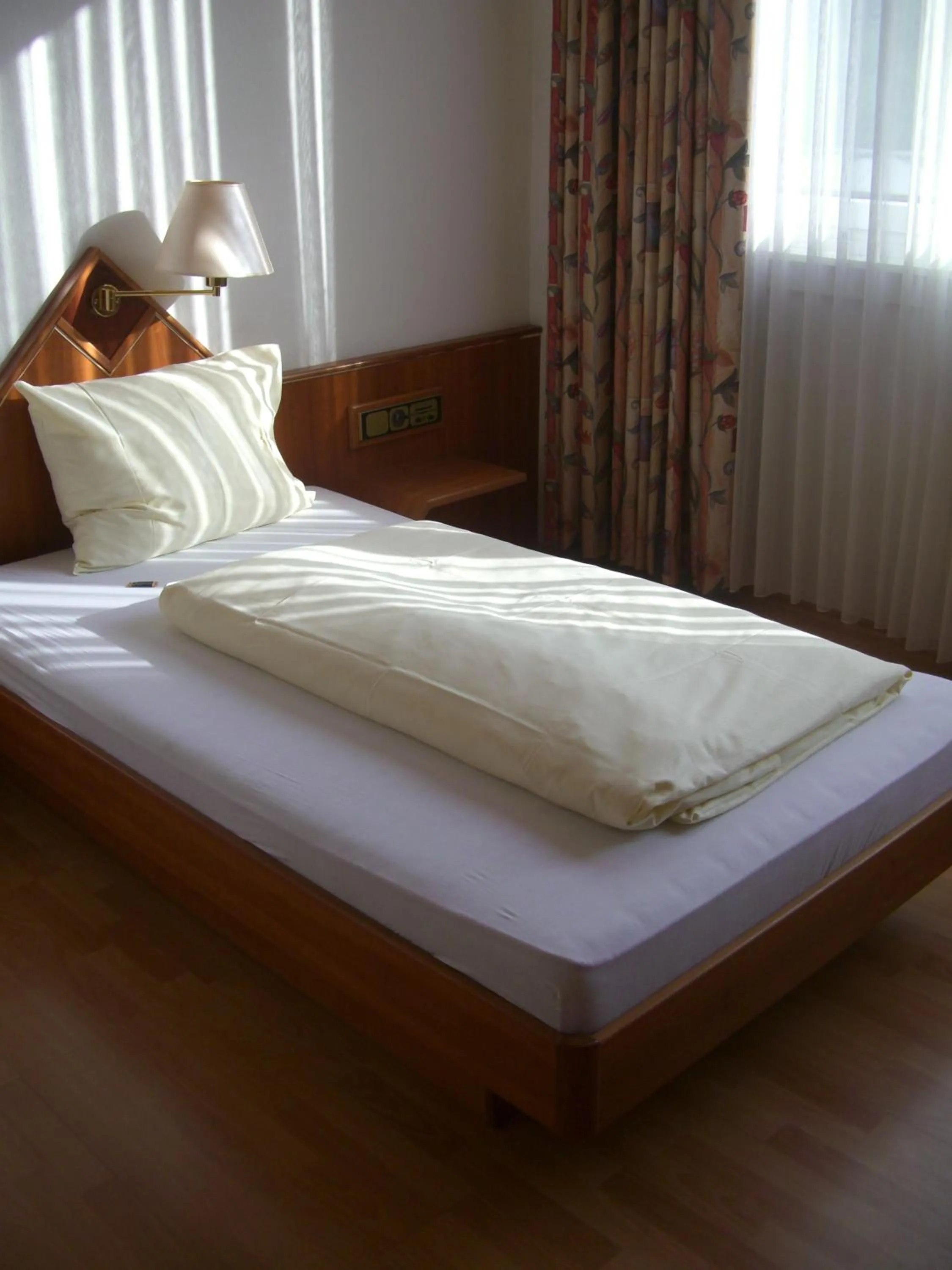 Bed in Hotel Altbacher Hof